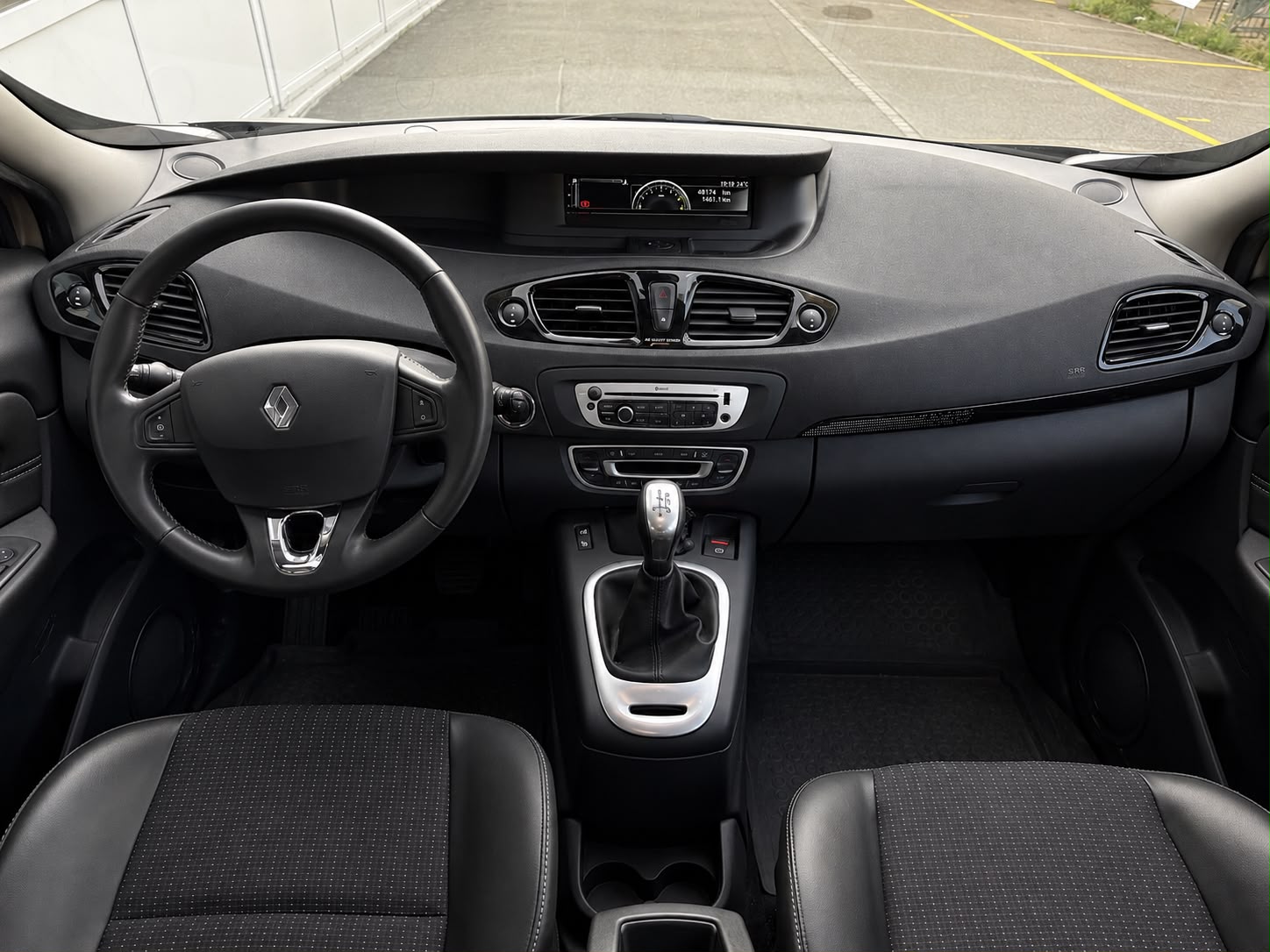 RENAULT Scénic 1.5 dCi Dynamique EDC-image-8