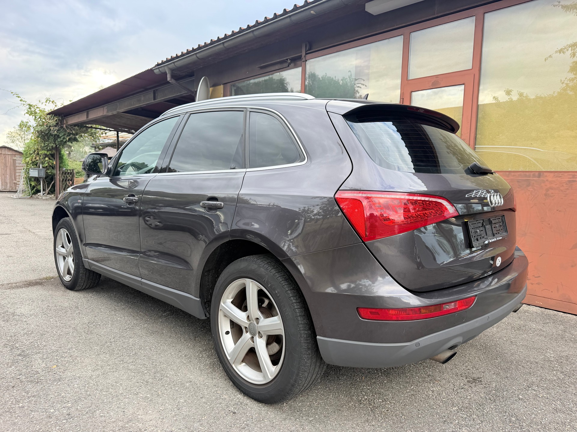 AUDI Q5 2.0 TFSI quattro S-Line-image-5