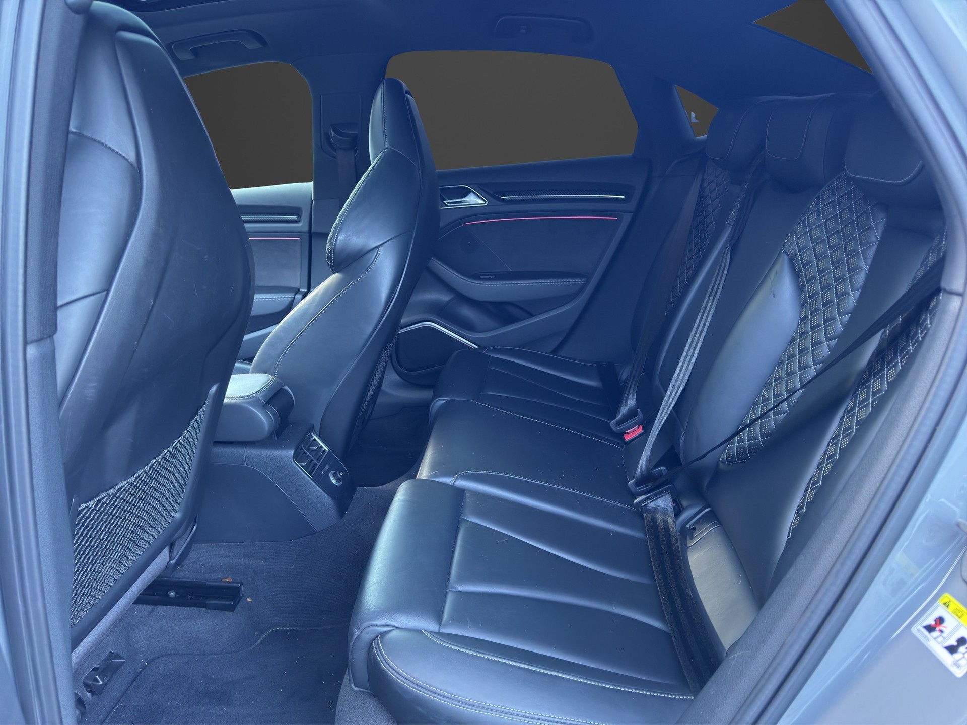AUDI RS3 Limousine 2.5 TSI quattro S-tronic-image-15