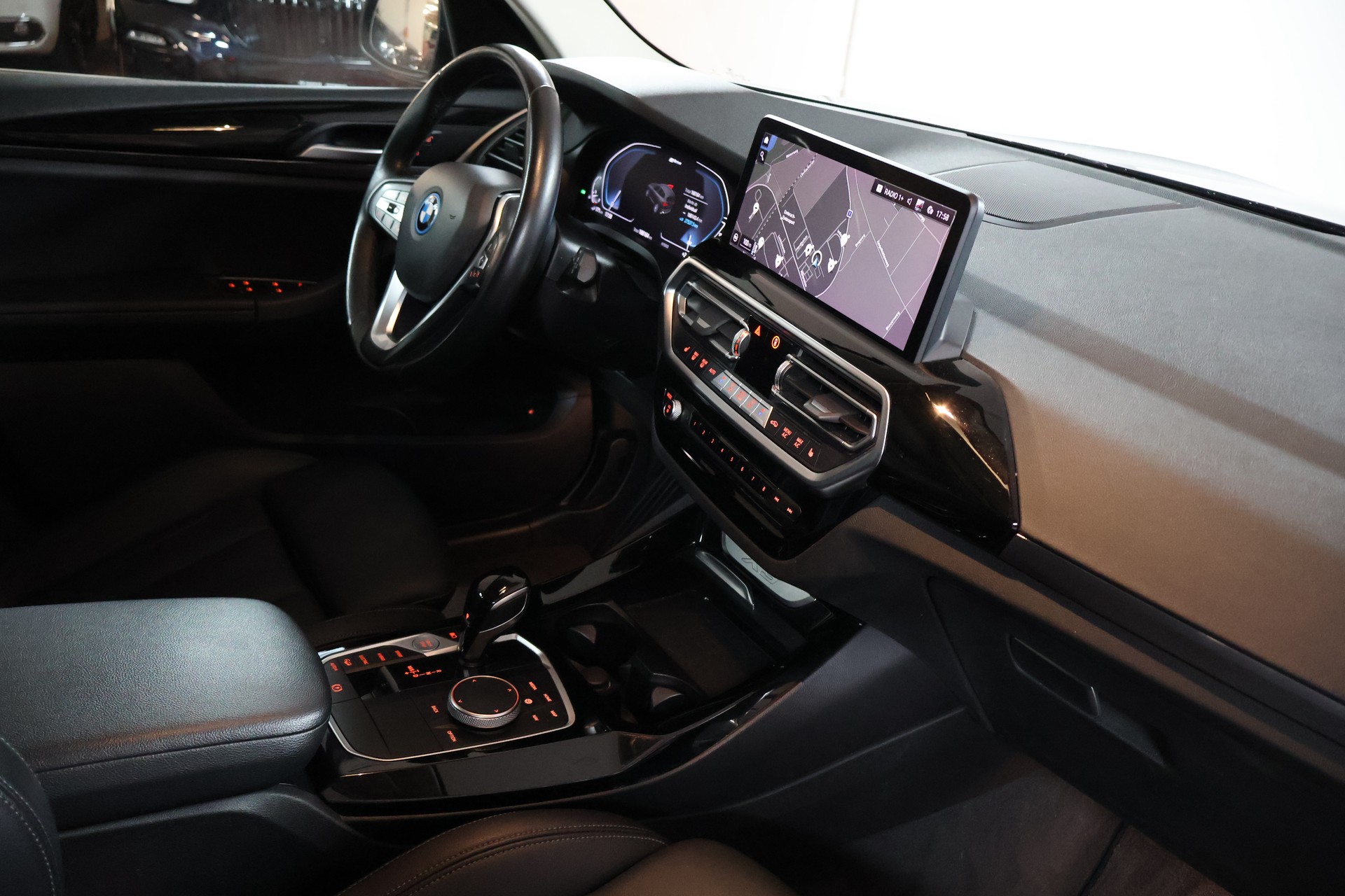 BMW X3 xDrive 30e-image-9