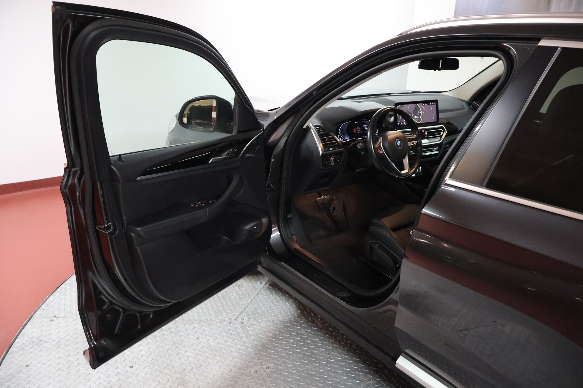 BMW X3 xDrive 30e-showroom-element-3