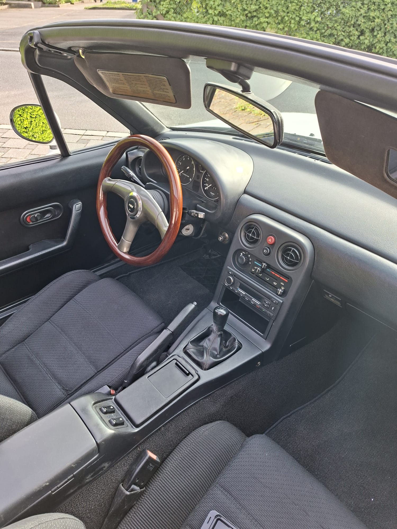MAZDA 1.6i-image-3