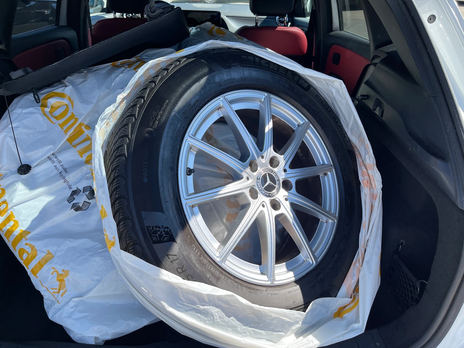 MERCEDES-BENZ GLA 220d 4Matic AMG Line 8G-DCT-image-15