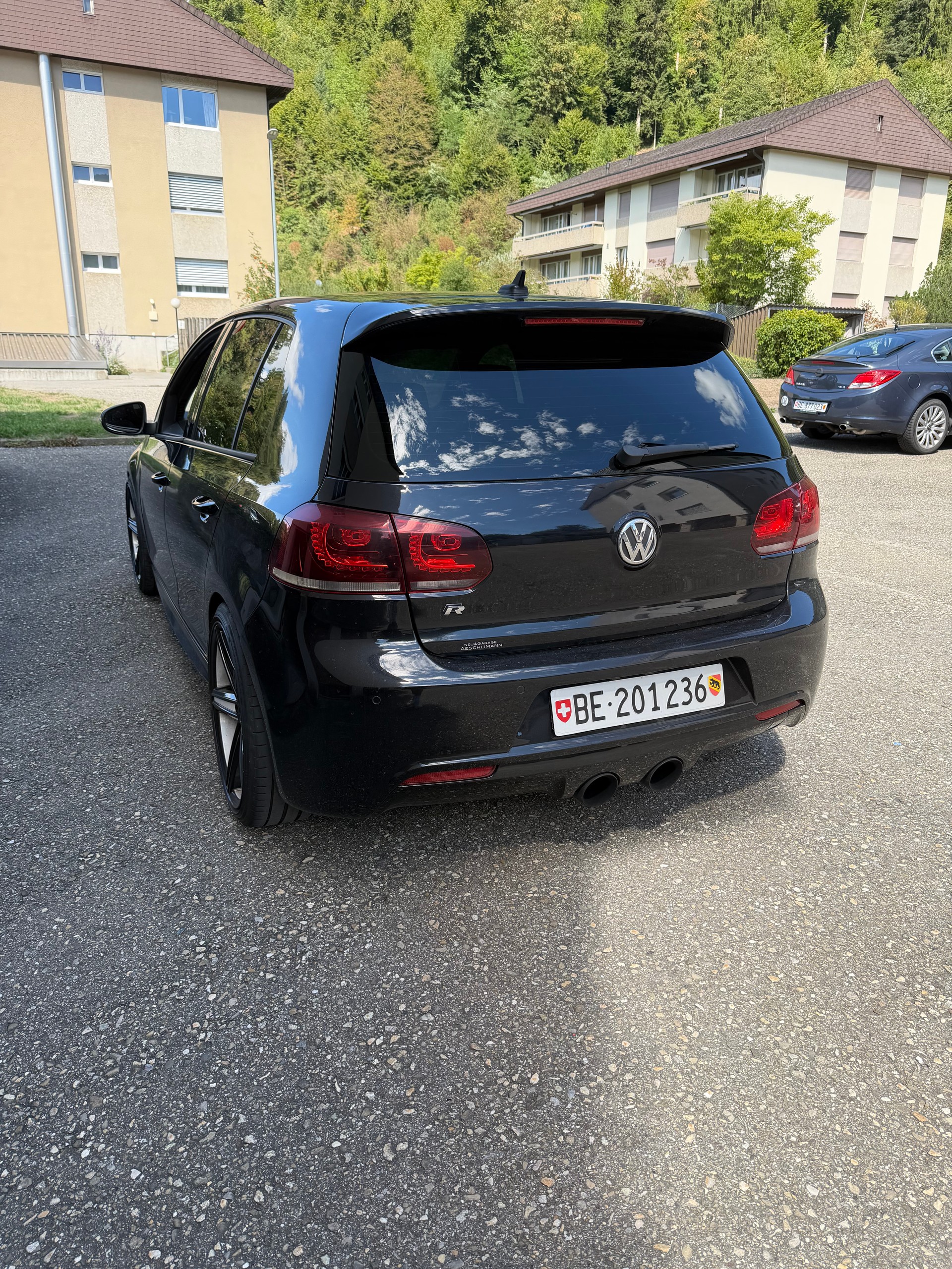 VW 2.0 TSI R DSG 4motion-image-1