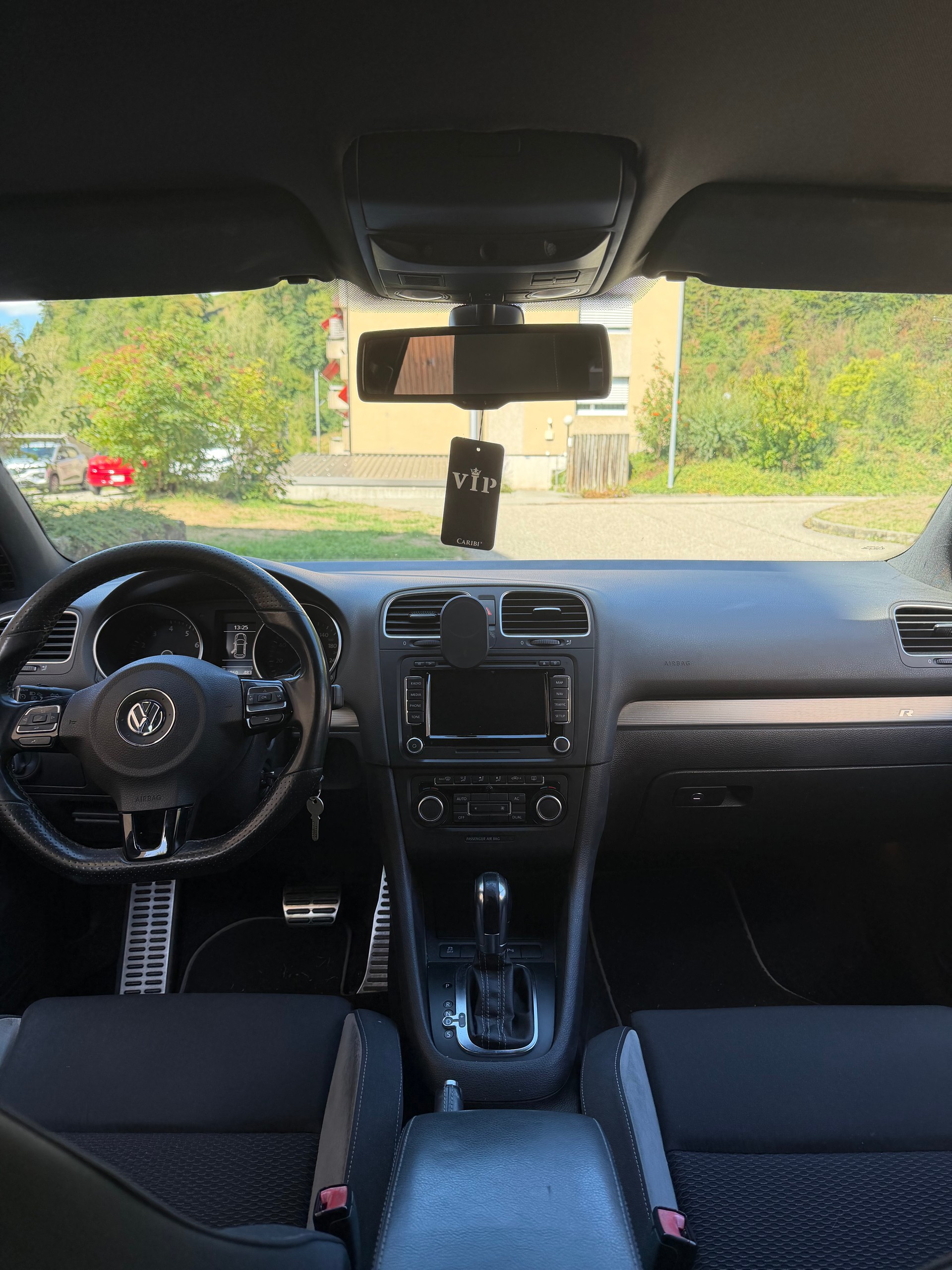 VW 2.0 TSI R DSG 4motion-image-2