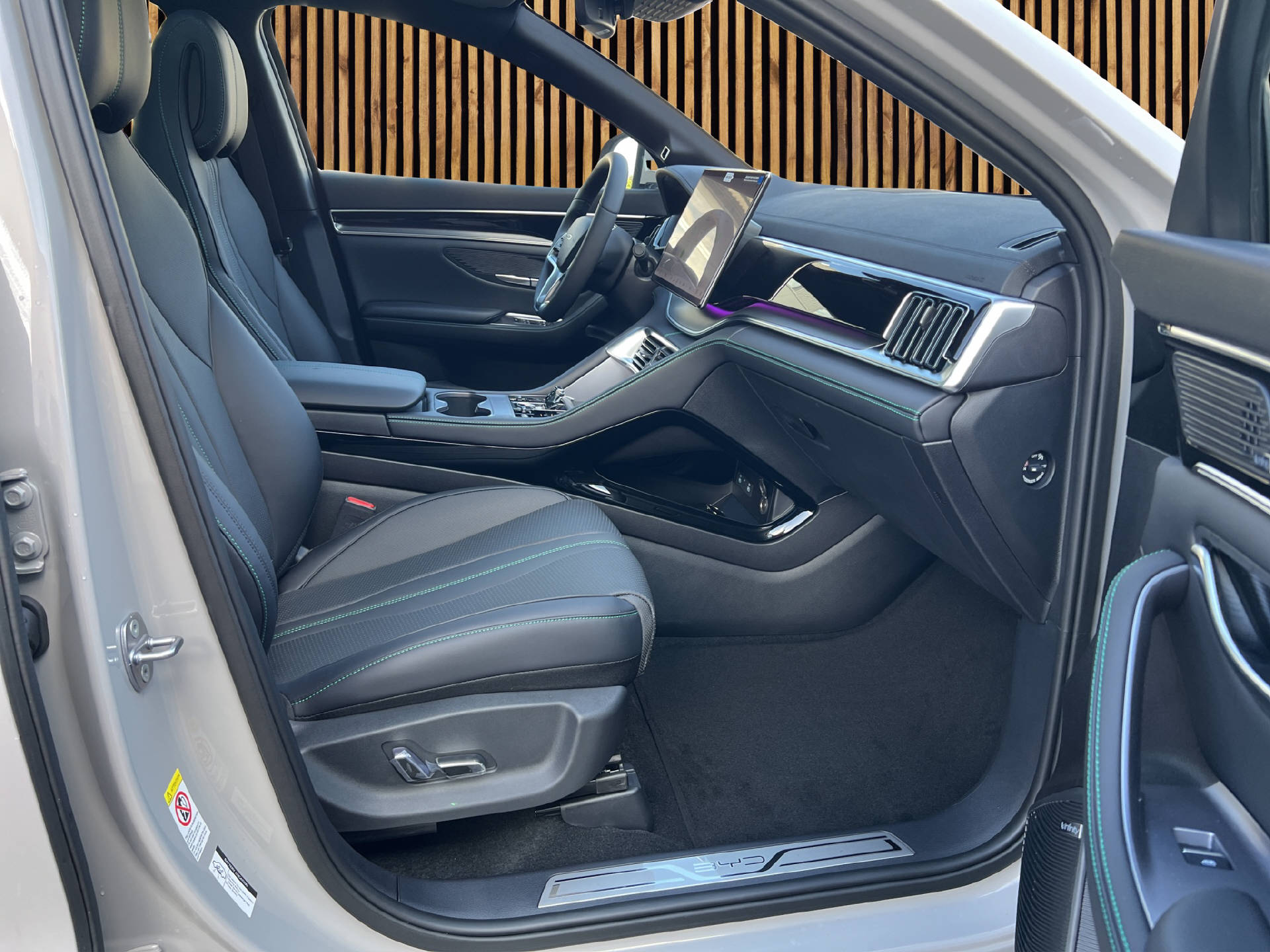 BYD Seal U DM-i Design AWD-image-15