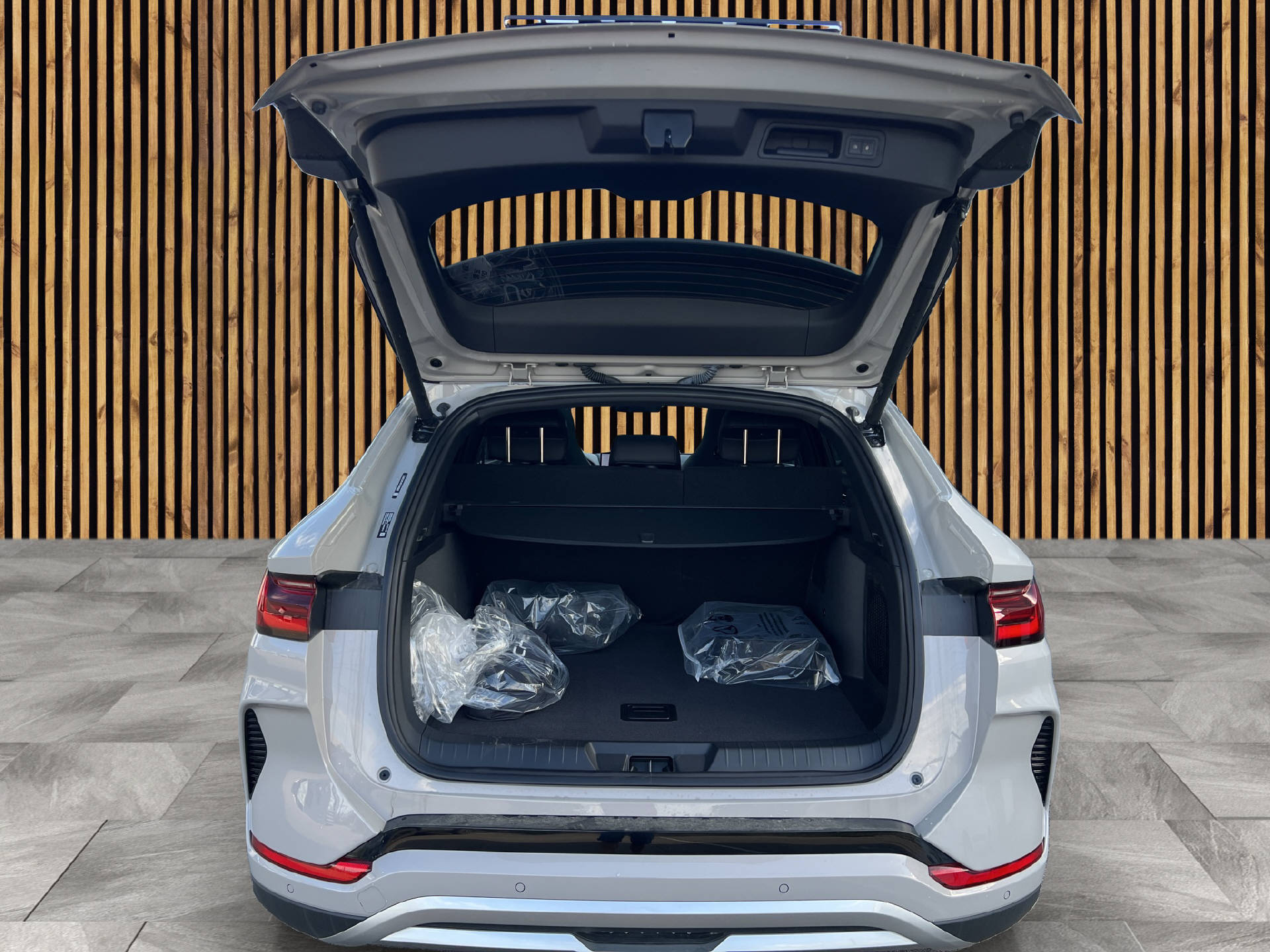 BYD Seal U DM-i Design AWD-image-10