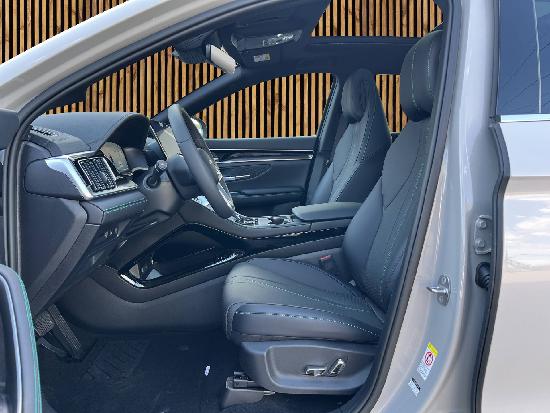 BYD Seal U DM-i Design AWD-image-8