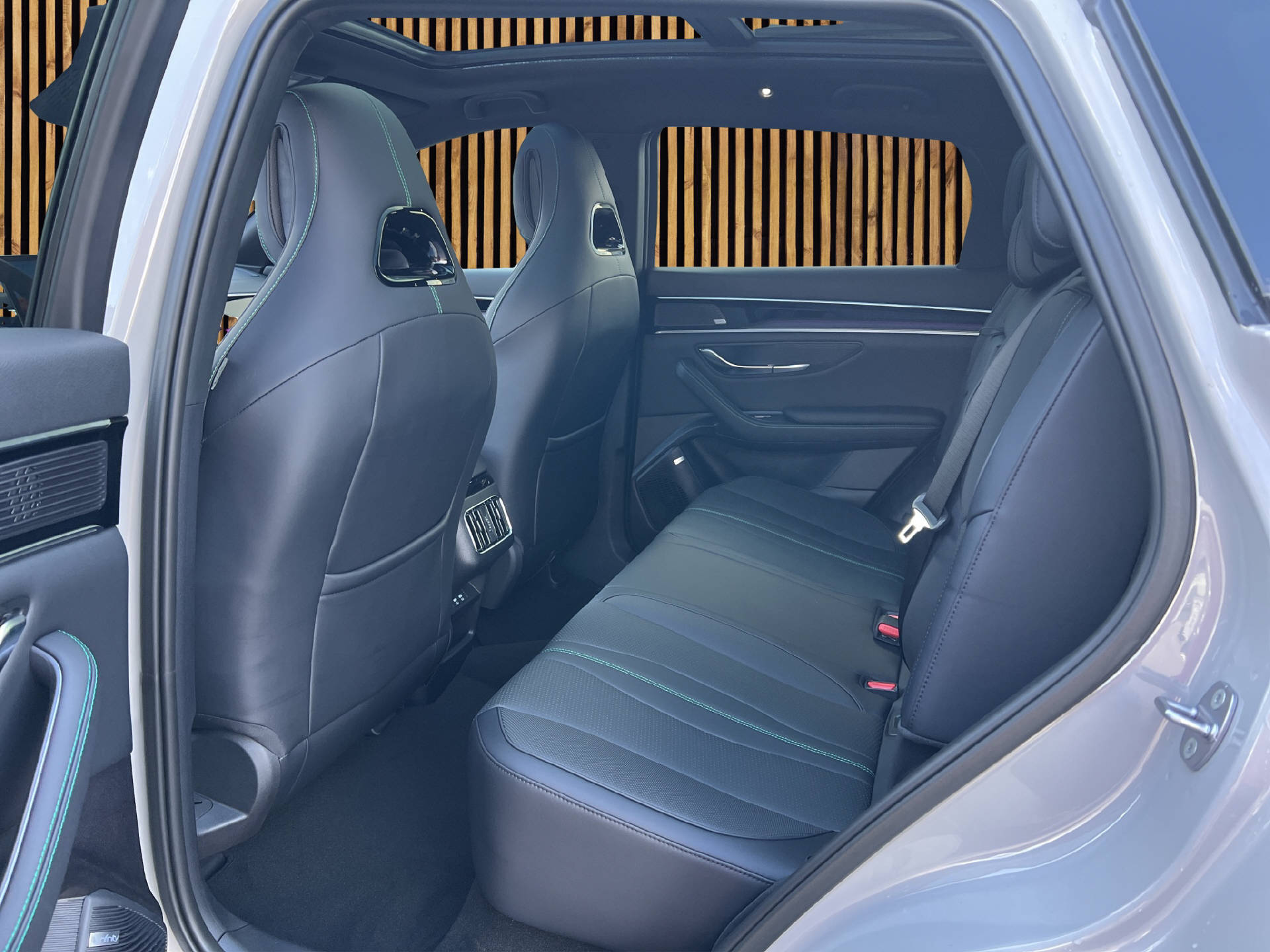 BYD Seal U DM-i Design AWD-image-9