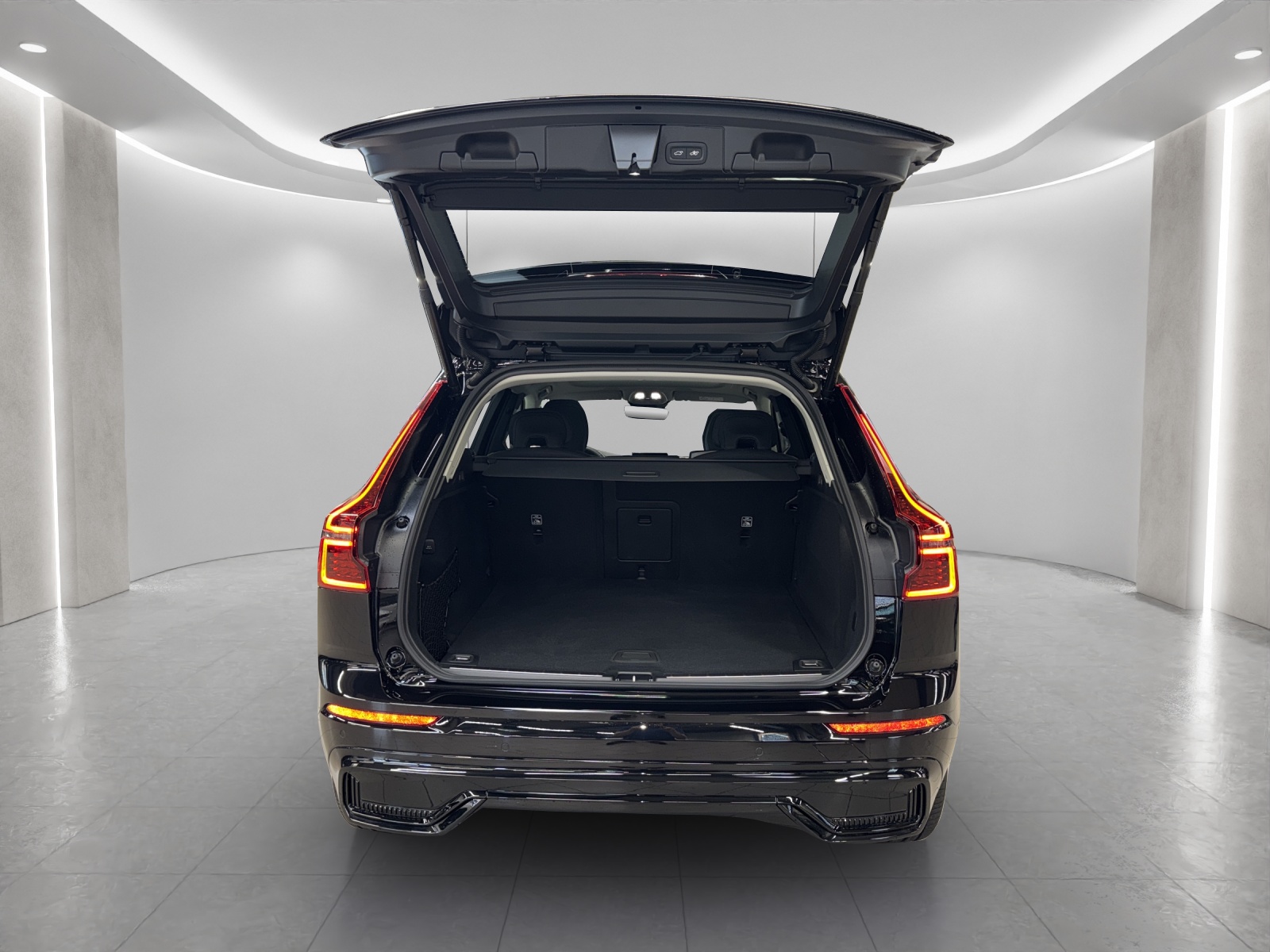 VOLVO XC60 2.0 B5 MH Plus Dark AWD-image-3