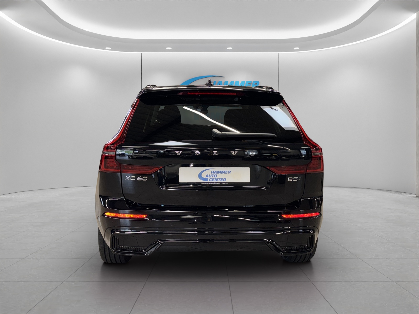VOLVO XC60 2.0 B5 MH Plus Dark AWD-image-4