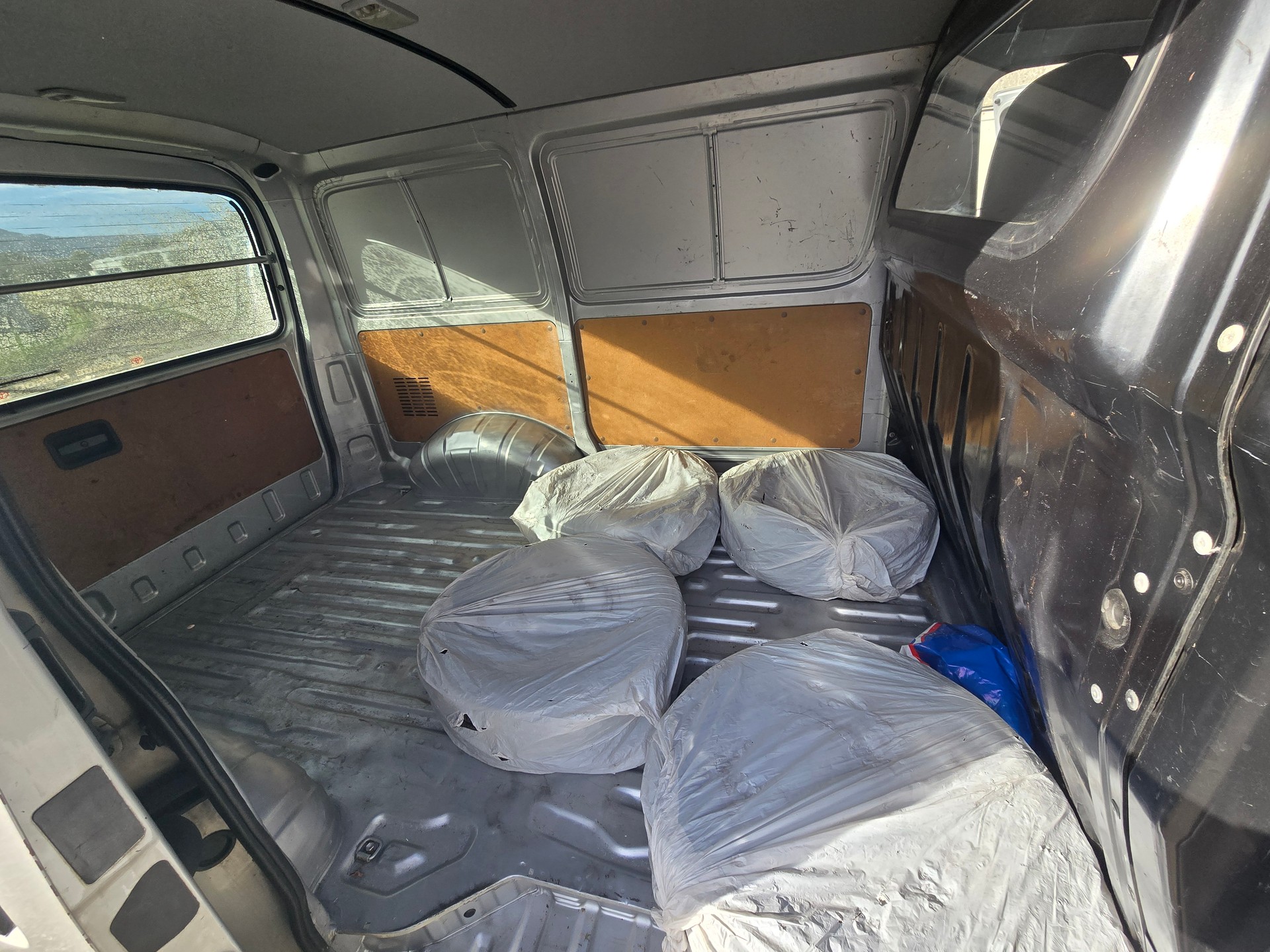 TOYOTA Hiace D-4D Kombi SWB-image-10
