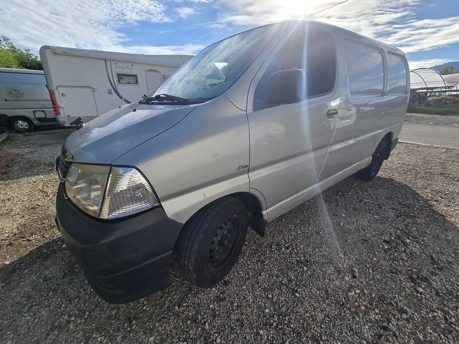 TOYOTA Hiace D-4D Kombi SWB-image-2