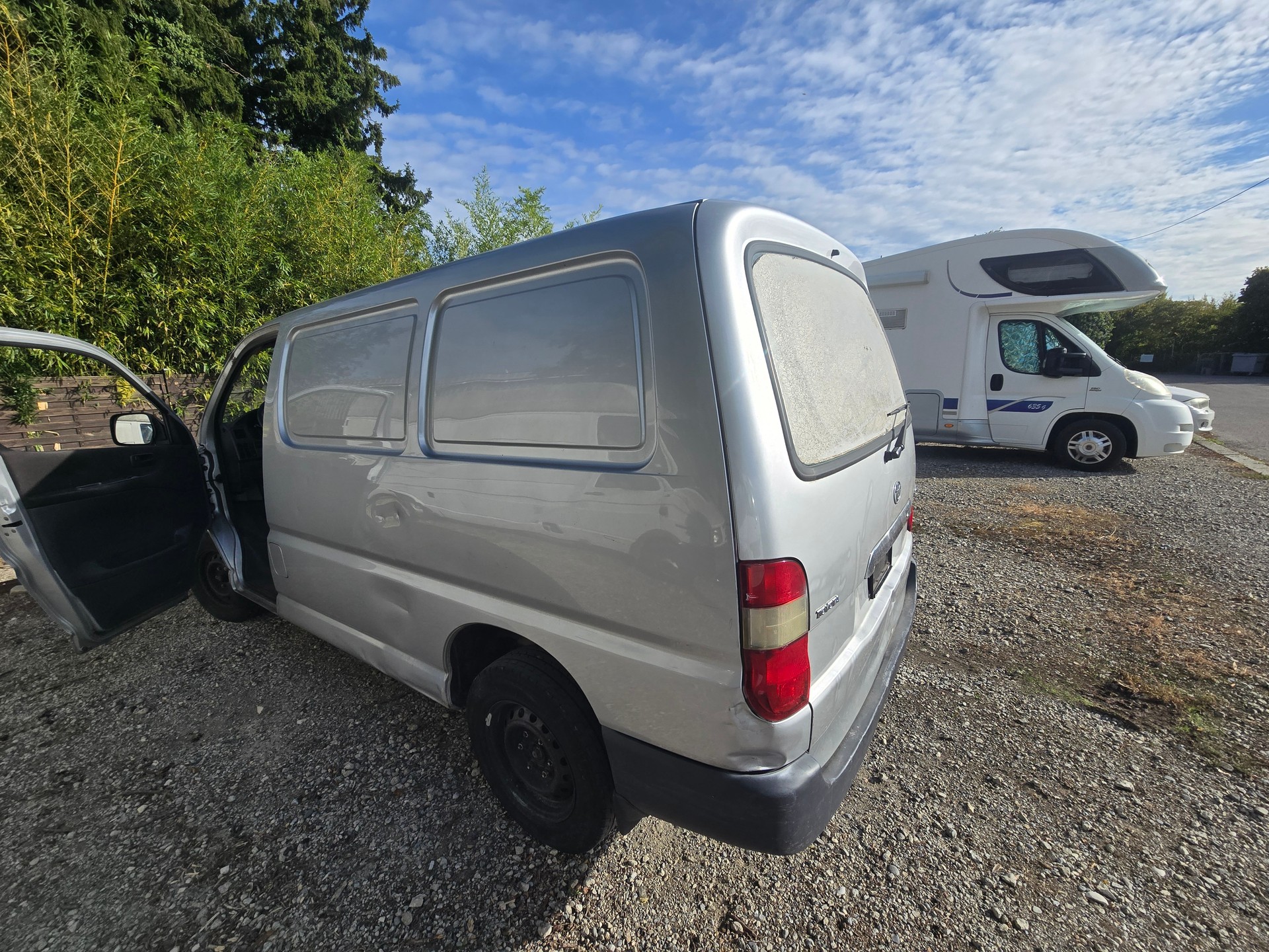 TOYOTA Hiace D-4D Kombi SWB-image-5