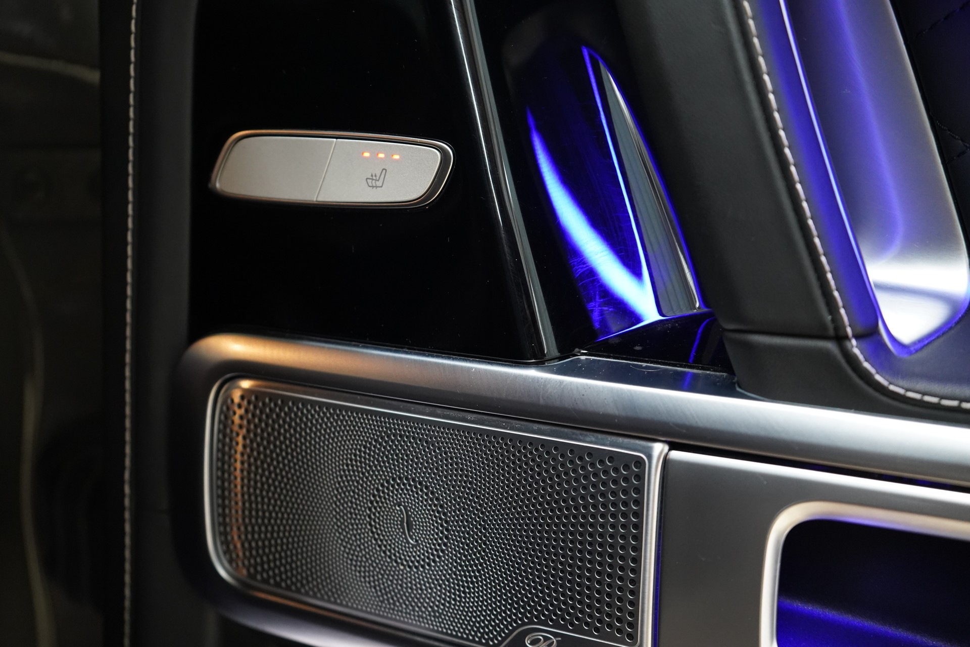 MERCEDES-BENZ G 63 AMG Speedshift Plus G-Tronic * Classic-grau Uni**-image-30