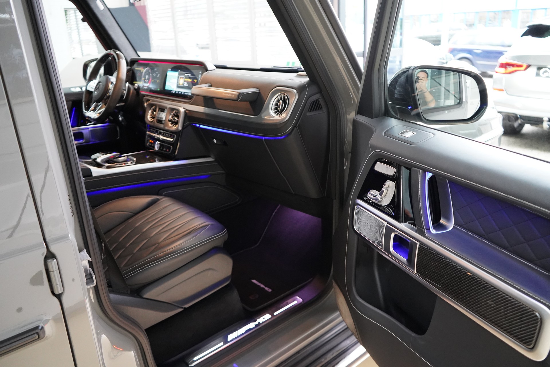 MERCEDES-BENZ G 63 AMG Speedshift Plus G-Tronic * Classic-grau Uni**-image-24