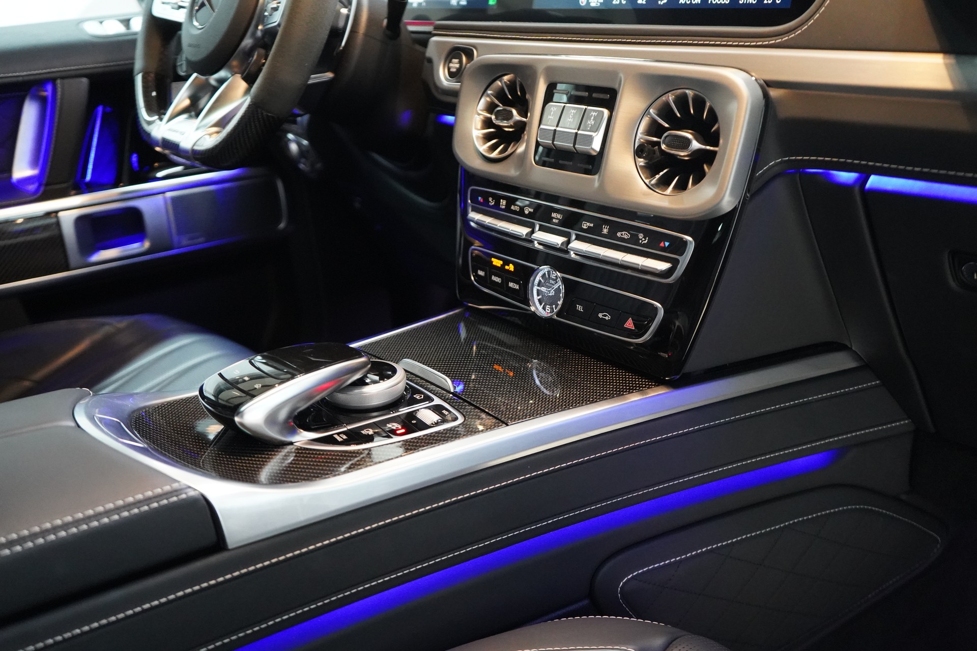 MERCEDES-BENZ G 63 AMG Speedshift Plus G-Tronic * Classic-grau Uni**-image-26