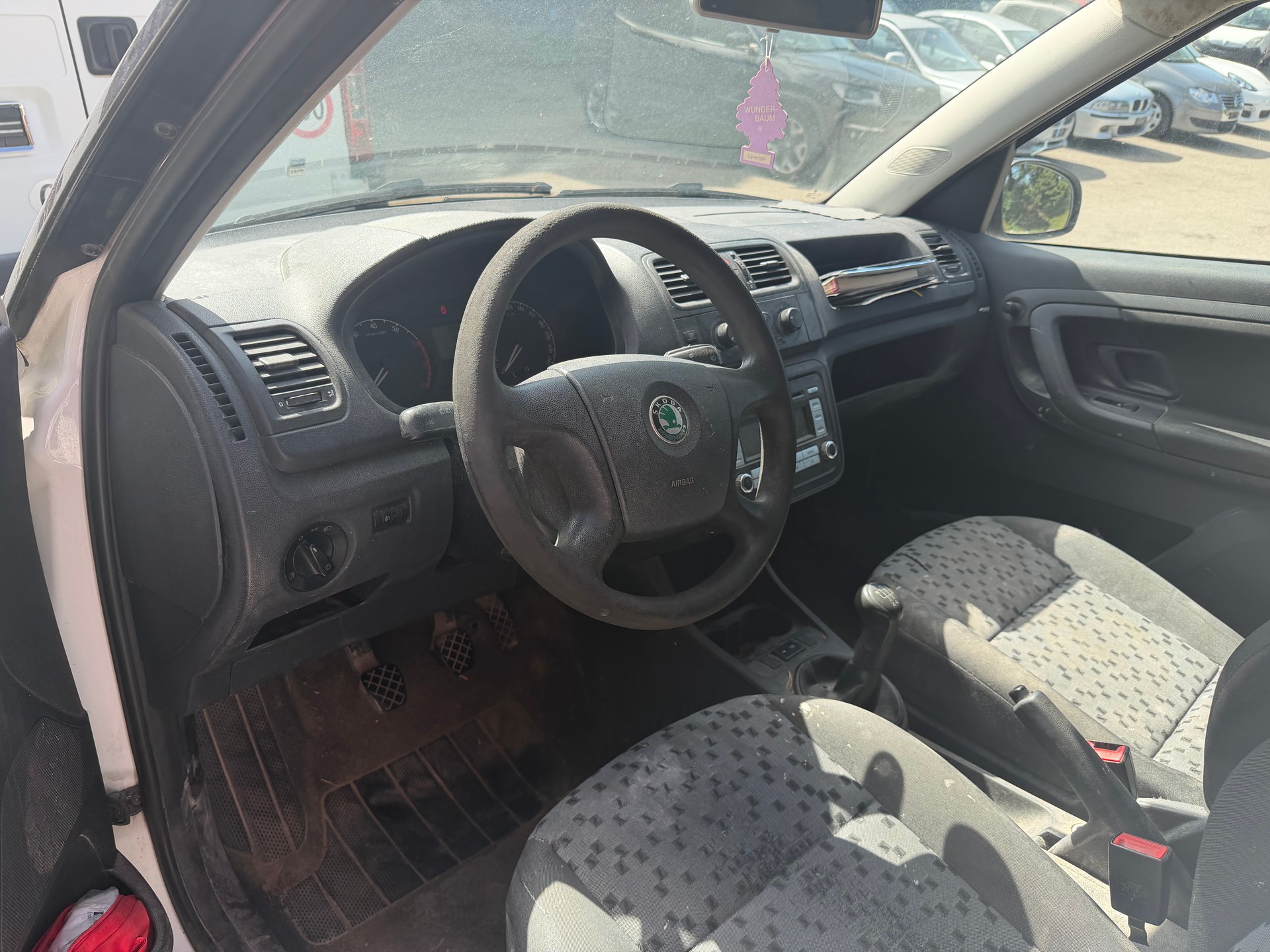 SKODA Praktik 1.2 12V-image-4