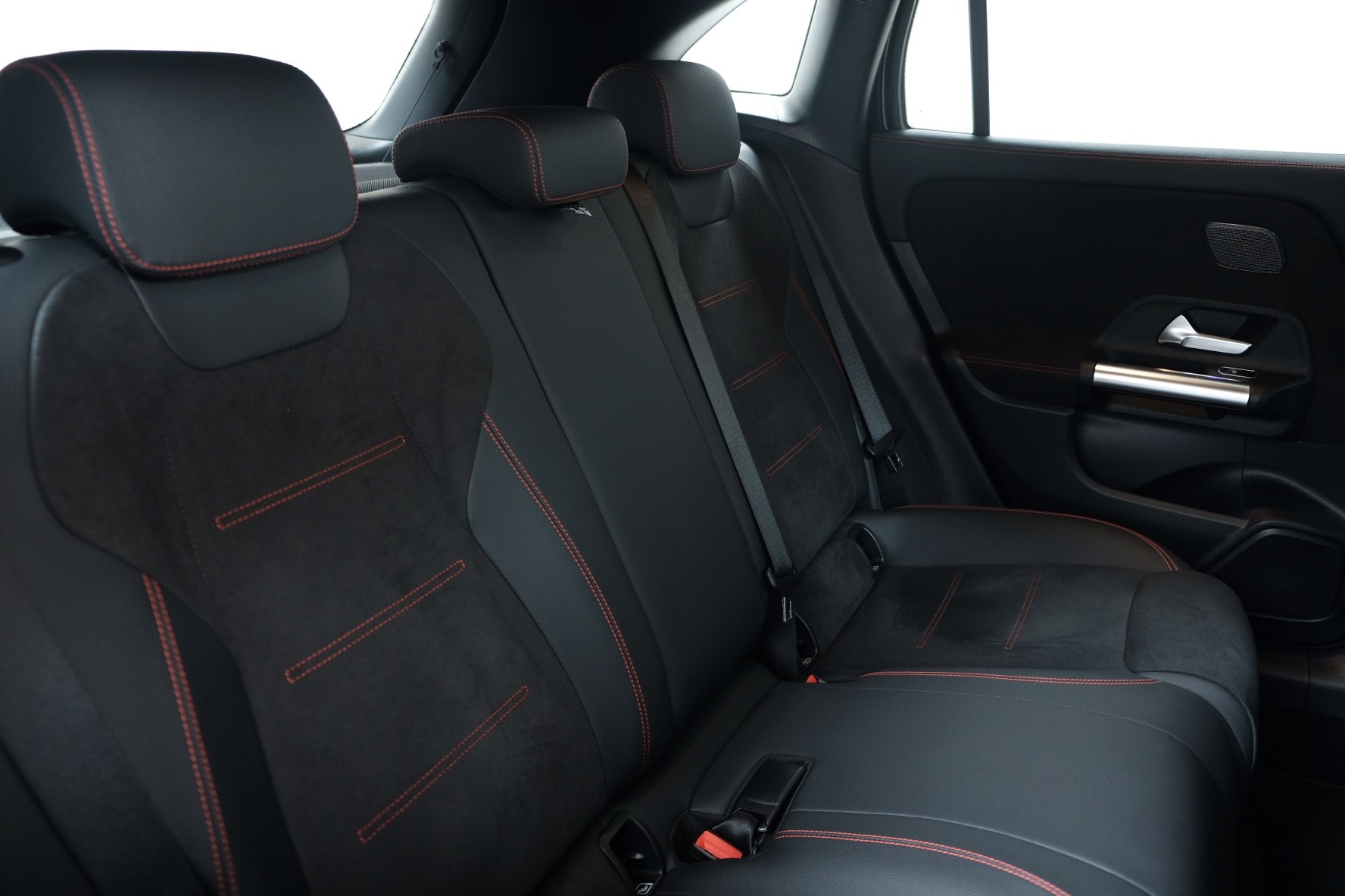 MERCEDES-BENZ GLA 220 d AMG Line 4matic H247-image-10