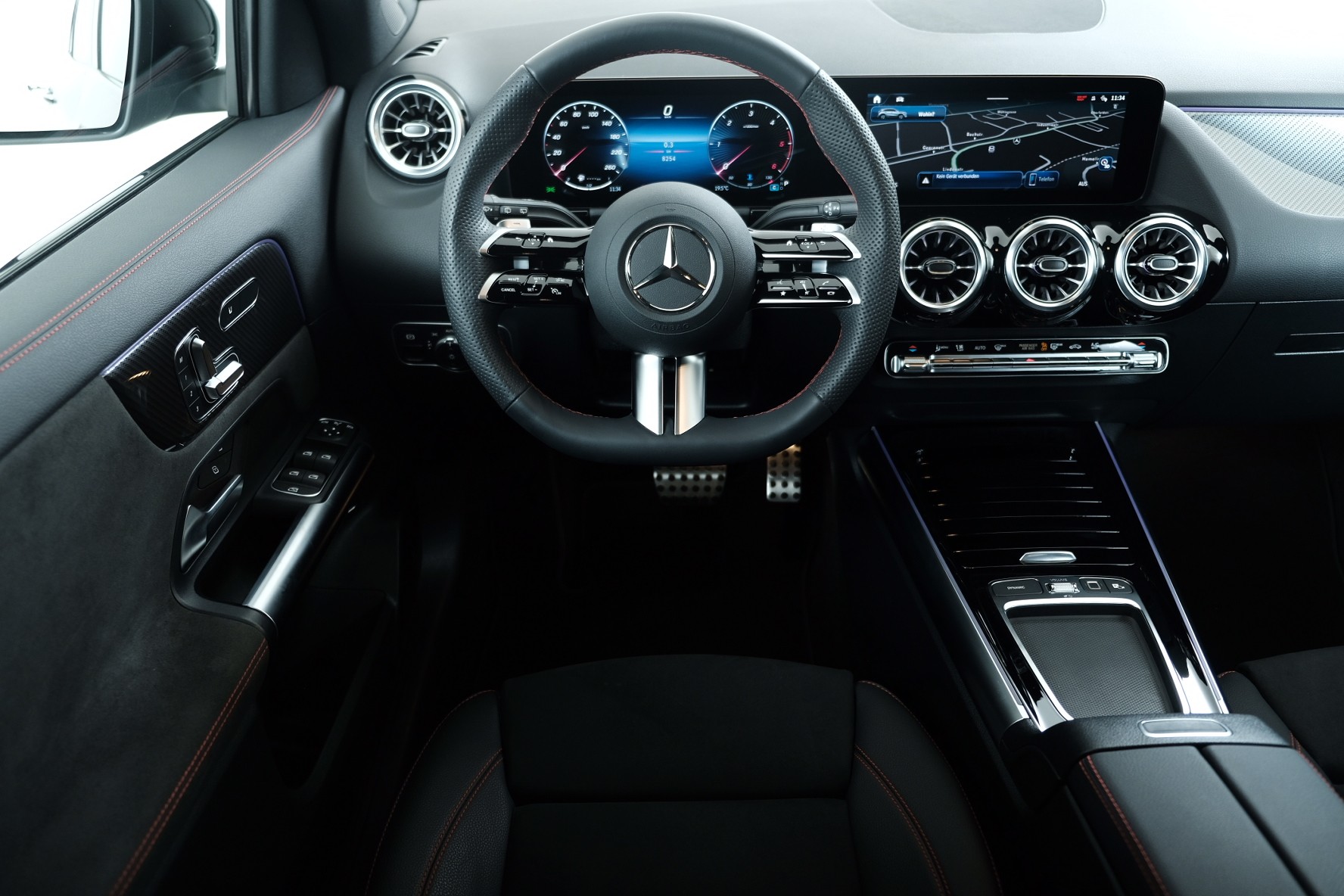 MERCEDES-BENZ GLA 220 d AMG Line 4matic H247-image-6