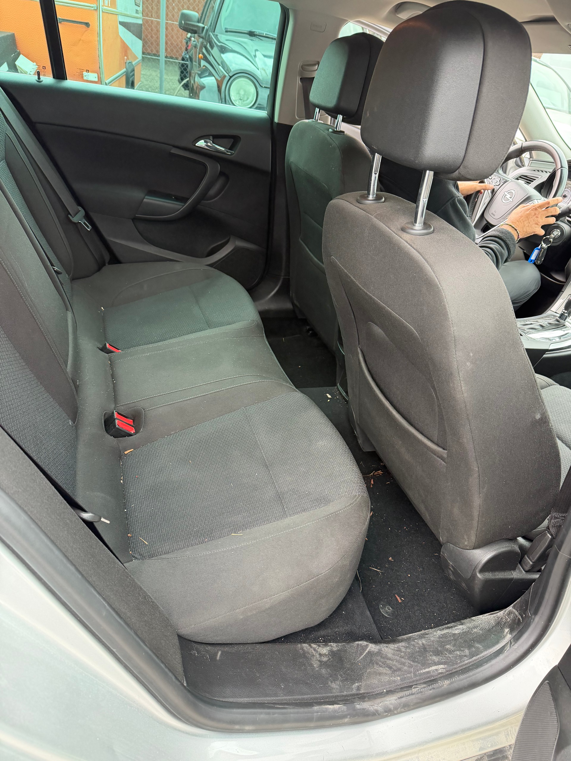 OPEL Insignia Sports Tourer 1.6 Turbo Edition Automatic-image-8