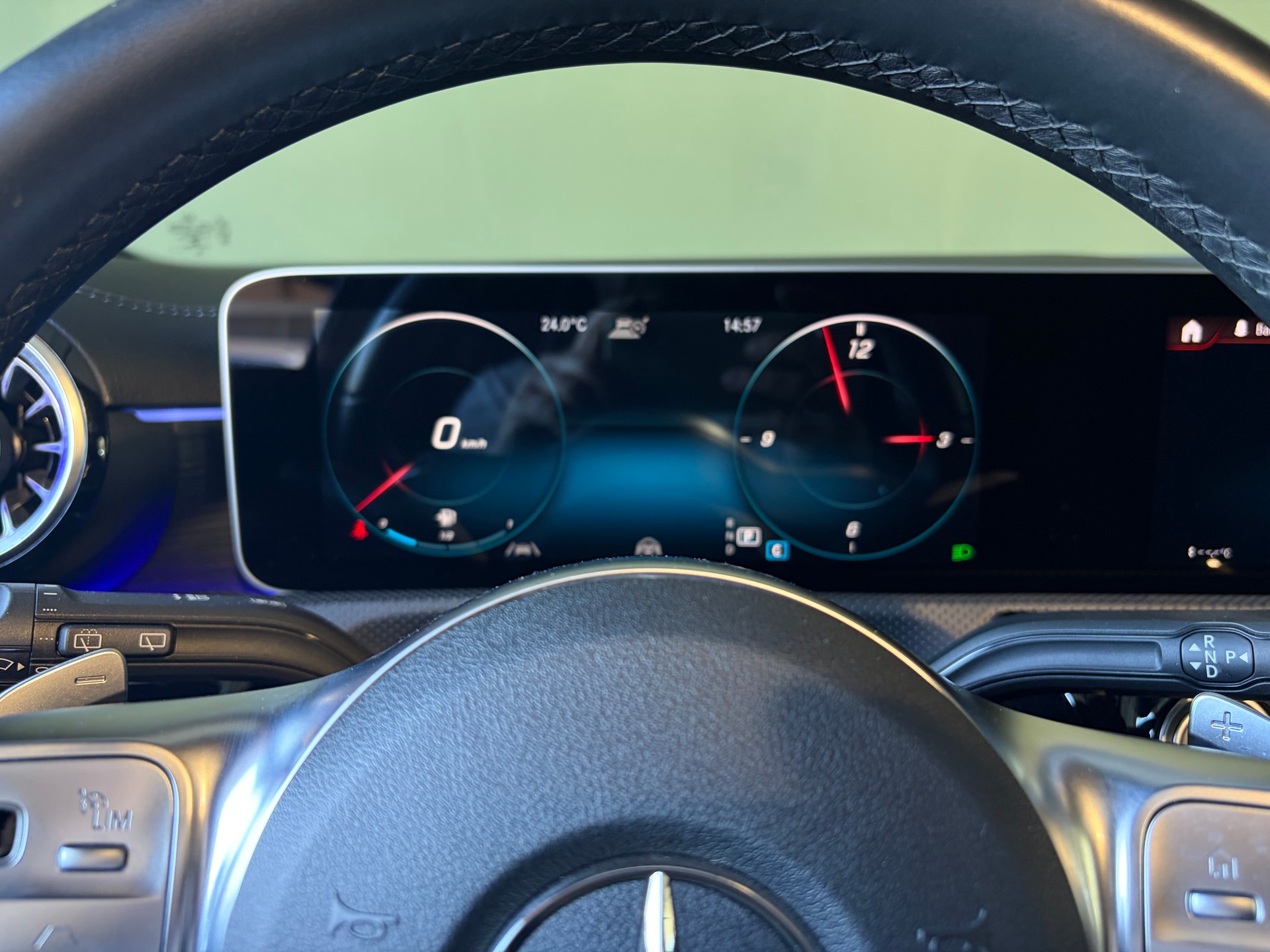 MERCEDES-BENZ A 250 4Matic AMG Line *Night Paket*Panoramadach*Ambientebeleuchtung*STANDHEIZUNG*-image-15