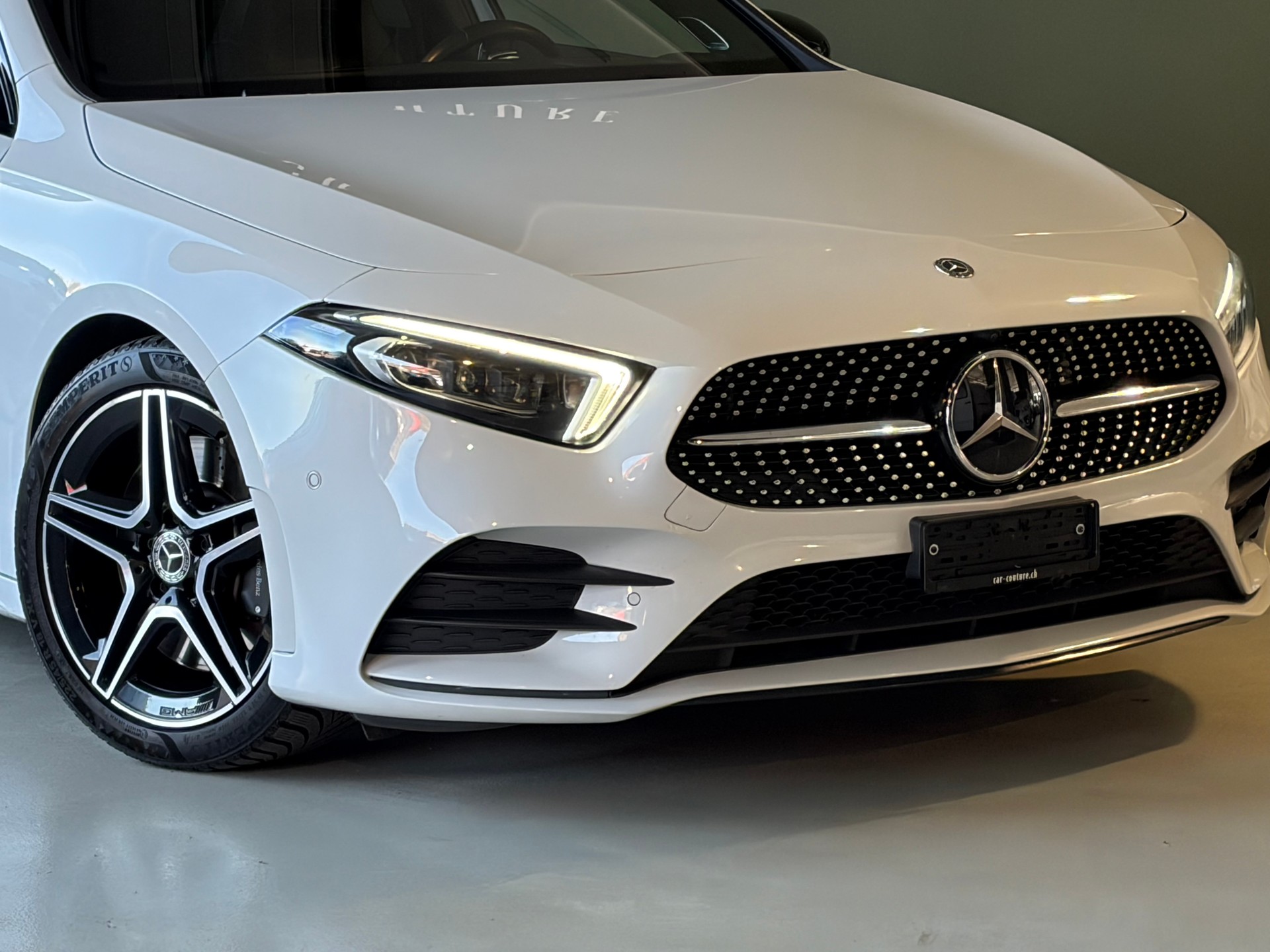 MERCEDES-BENZ A 250 4Matic AMG Line *Night Paket*Panoramadach*Ambientebeleuchtung*STANDHEIZUNG*-image-5