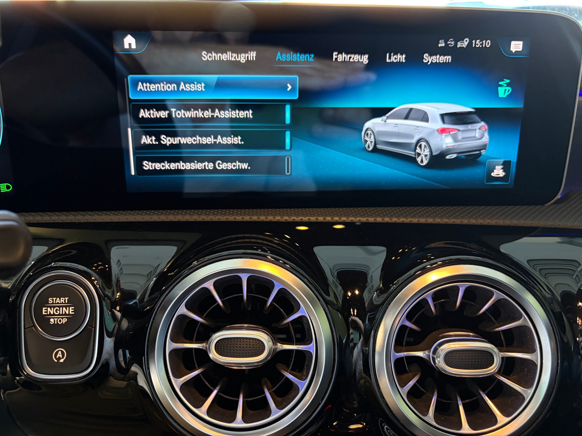 MERCEDES-BENZ A 250 4Matic AMG Line *Night Paket*Panoramadach*Ambientebeleuchtung*STANDHEIZUNG*-image-18