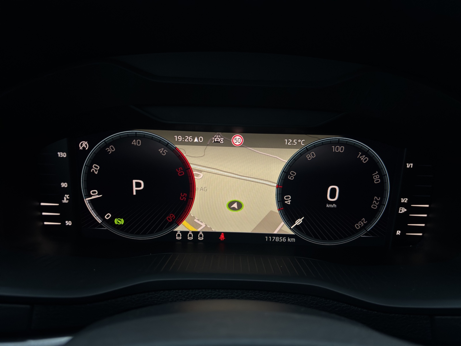SKODA Karoq 2.0 TDI CR Ambition 4x4 DSG-image-5