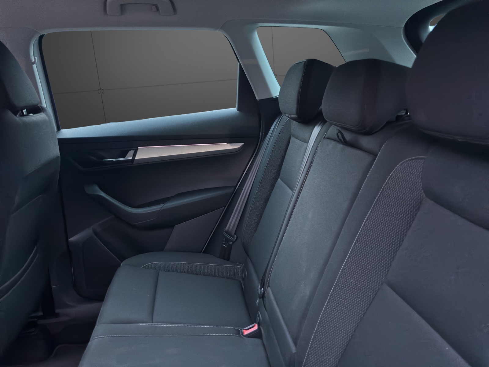 SKODA Karoq 2.0 TDI CR Ambition 4x4 DSG-image-11