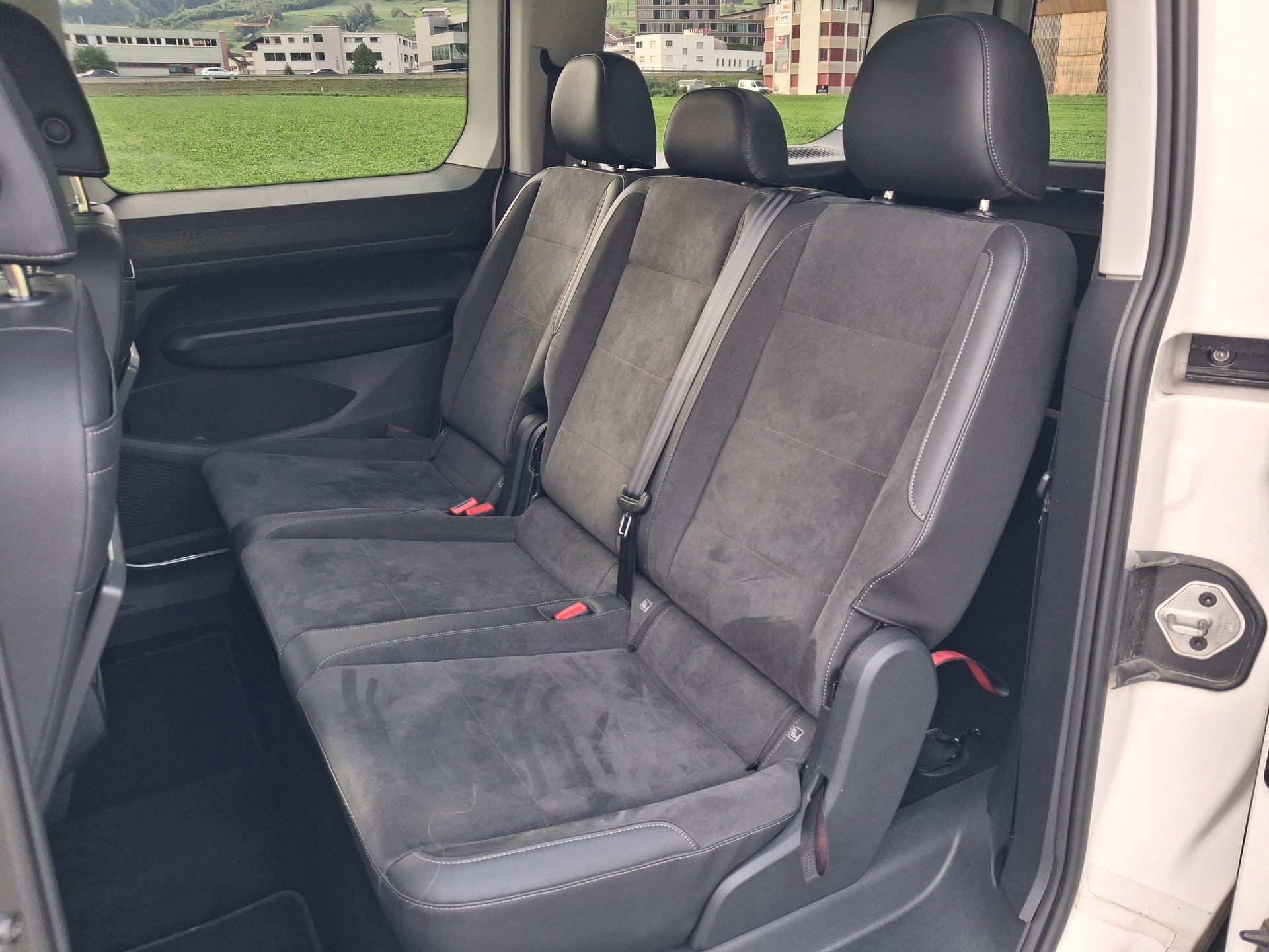 VW Caddy Maxi 2.0 TDI Life-image-12