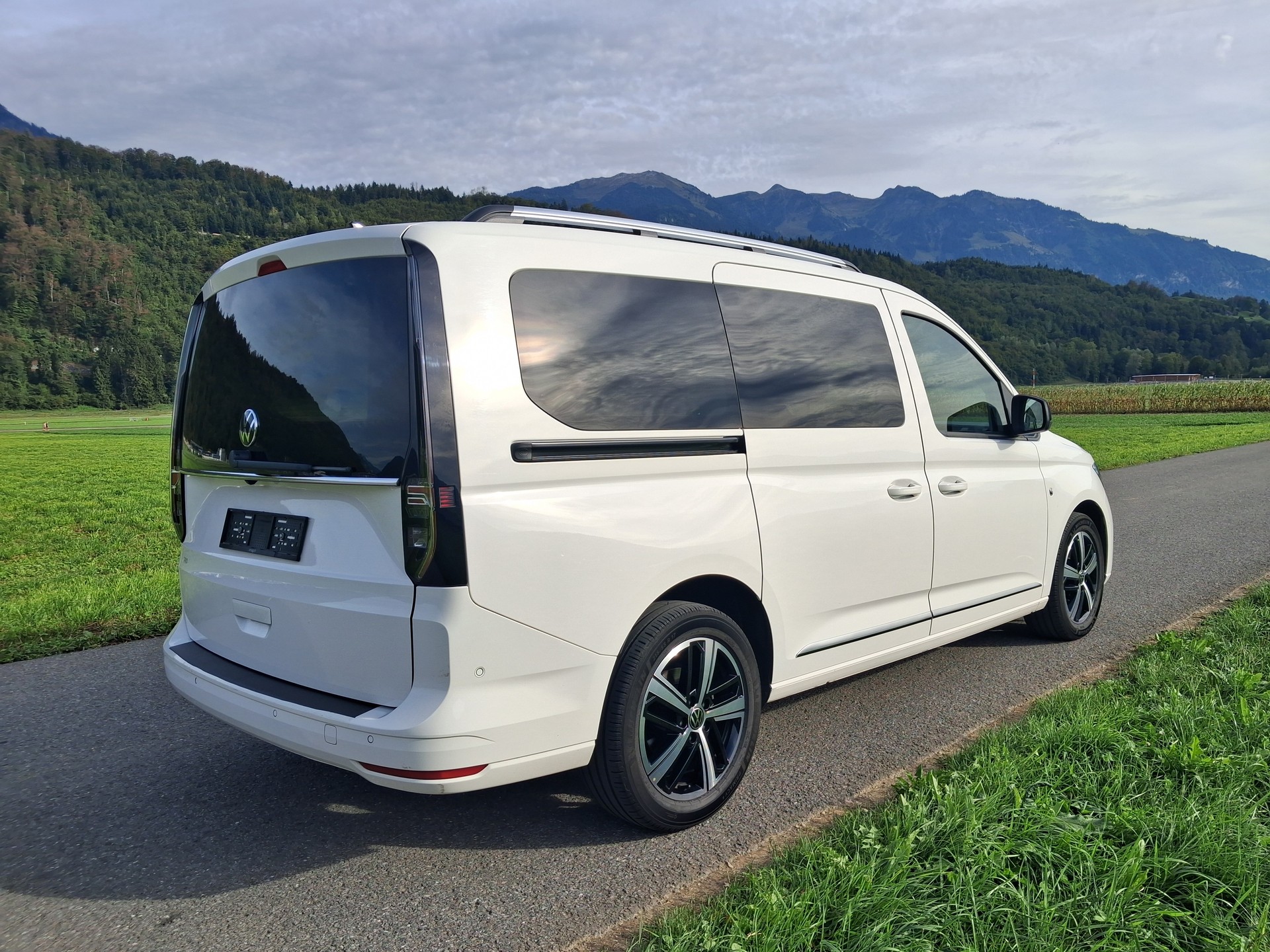 VW Caddy Maxi 2.0 TDI Life-image-2