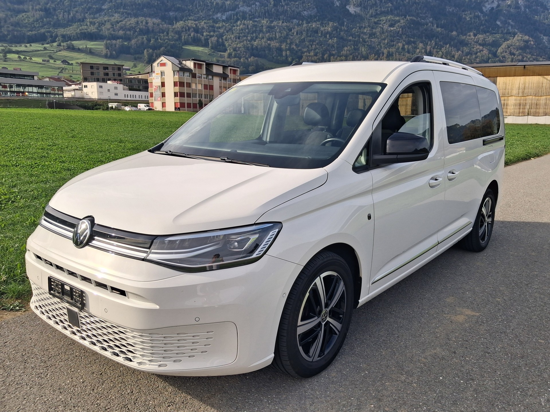 VW Caddy Maxi 2.0 TDI Life-image-3