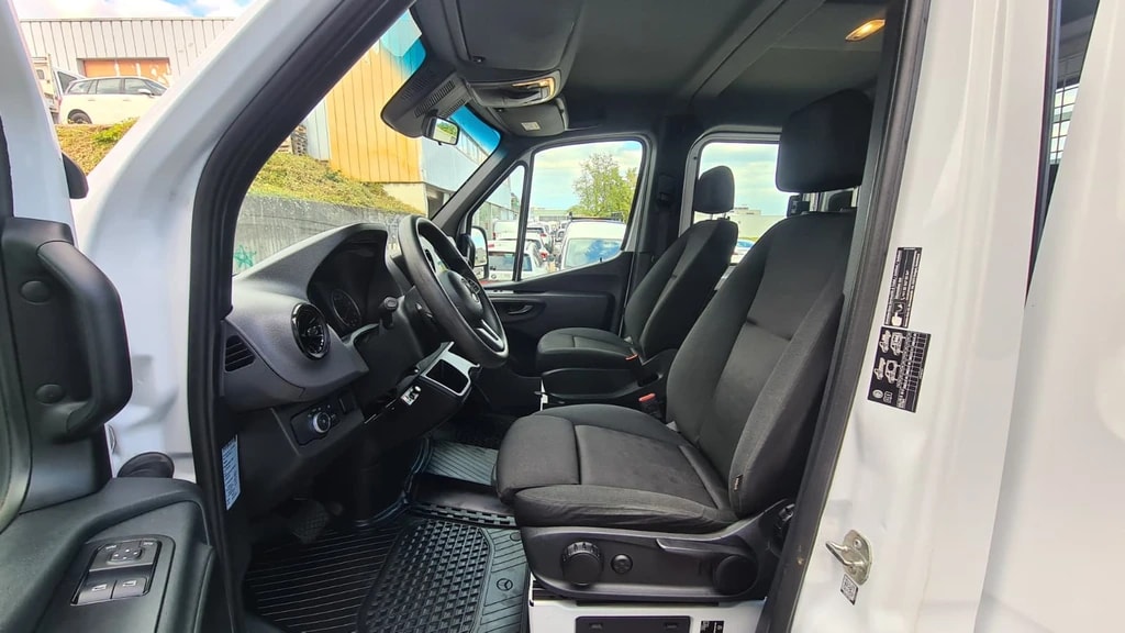 MERCEDES-BENZ Sprinter 319 CDI Standard 9G-TRONIC 4x4 ** 6-Plätzer ** Klimaanlage ** Anh-Kupplung 3500kg ** Nutzlast 700kg ** Modell 2024-image-16