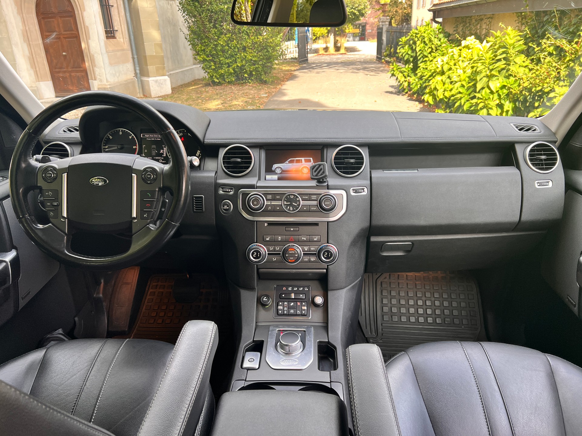 LAND ROVER 3.0 SDV6 256 HSE-image-2