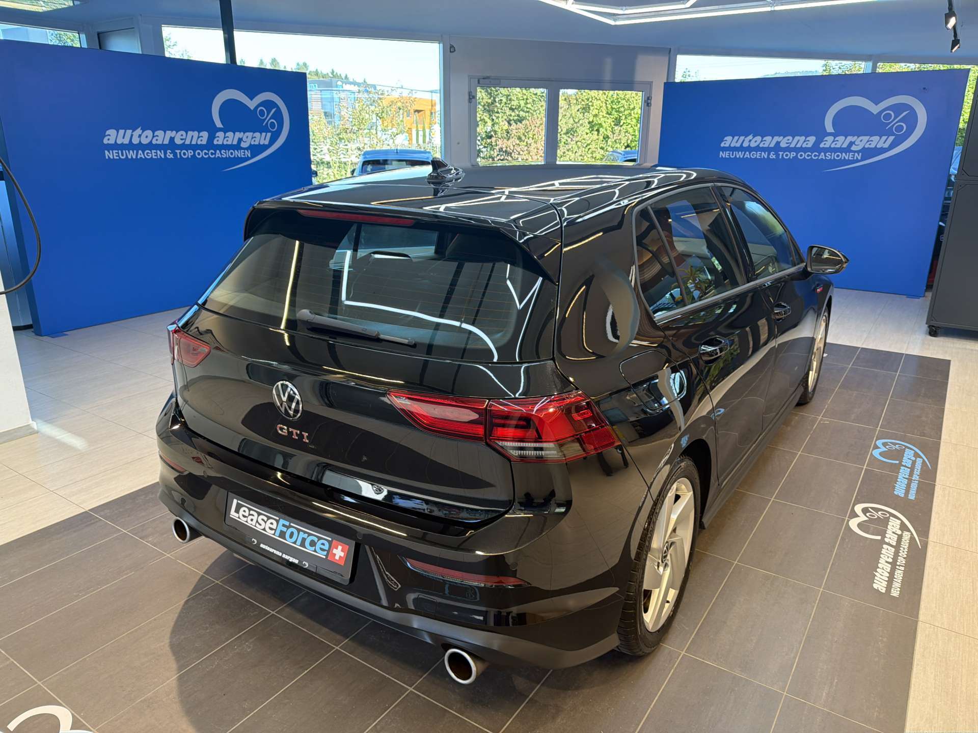 VW Golf 2.0 TSi GTi DSG-Automat 245PS-image-2