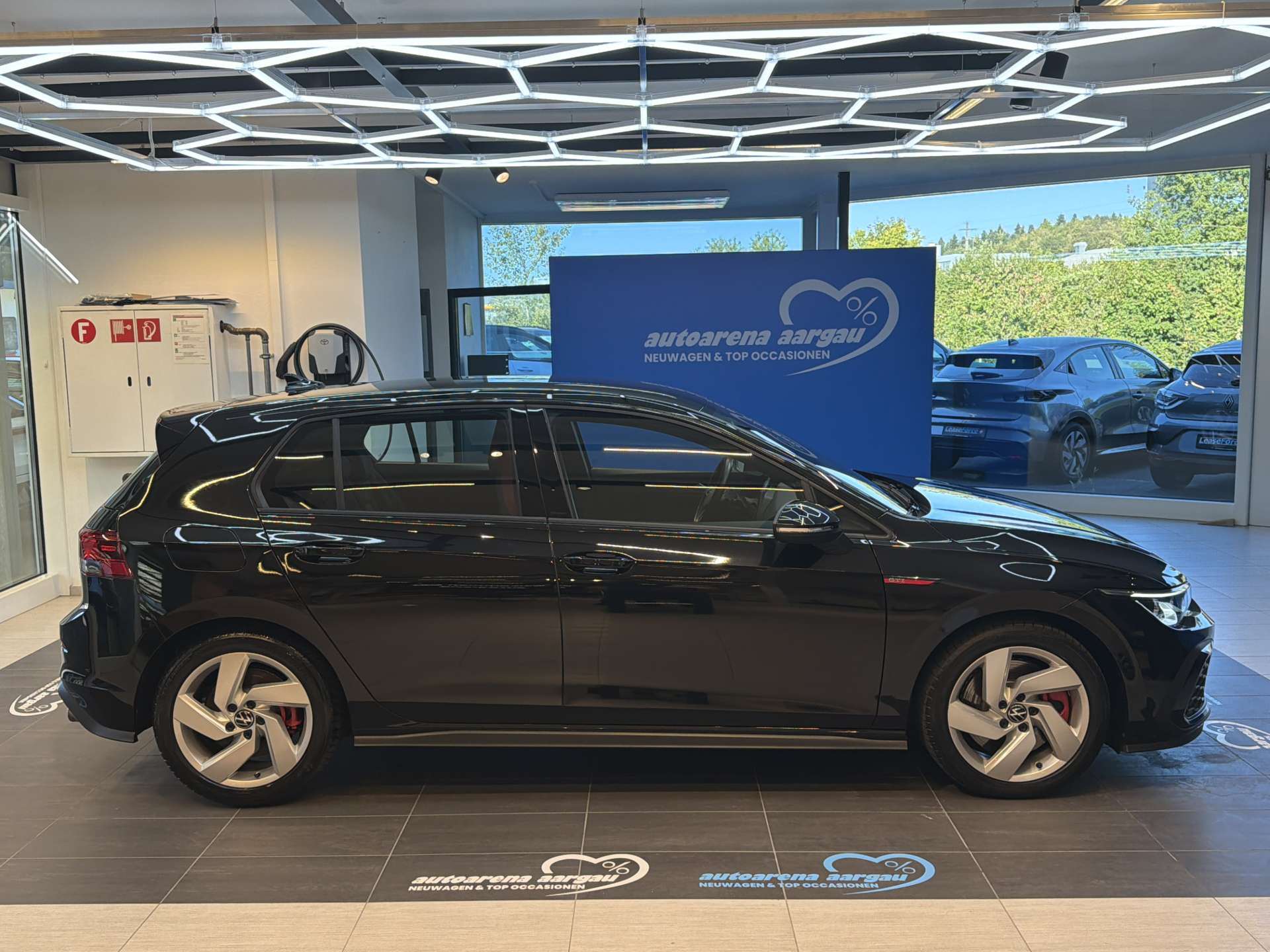 VW Golf 2.0 TSi GTi DSG-Automat 245PS-image-11