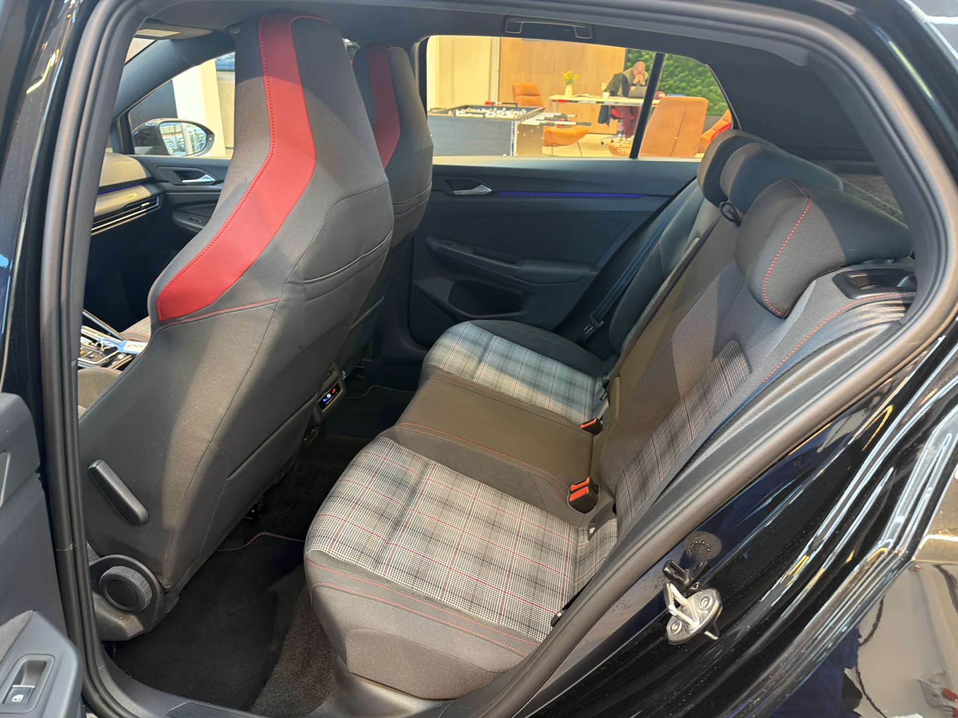 VW Golf 2.0 TSi GTi DSG-Automat 245PS-image-6