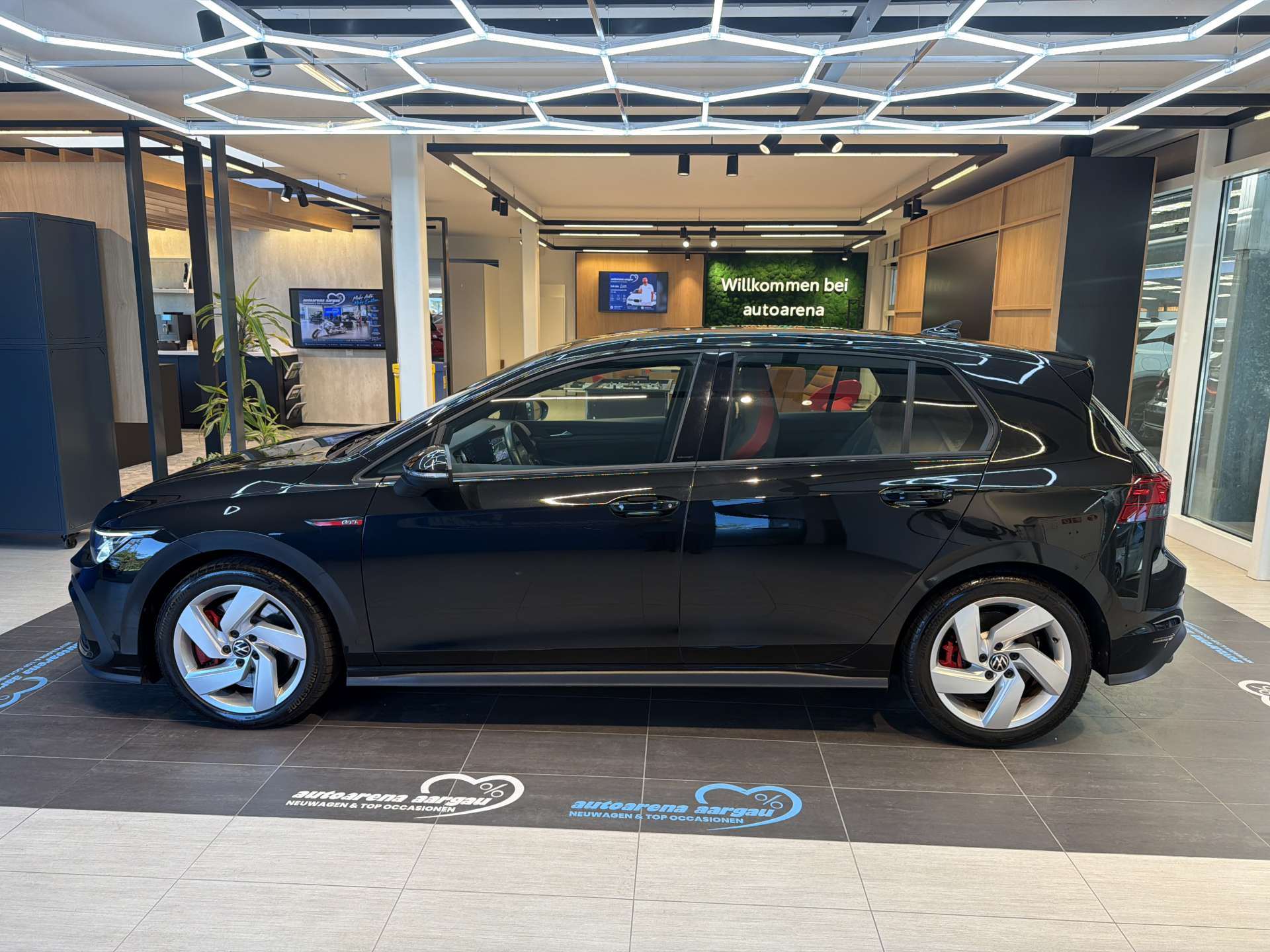 VW Golf 2.0 TSi GTi DSG-Automat 245PS-image-13