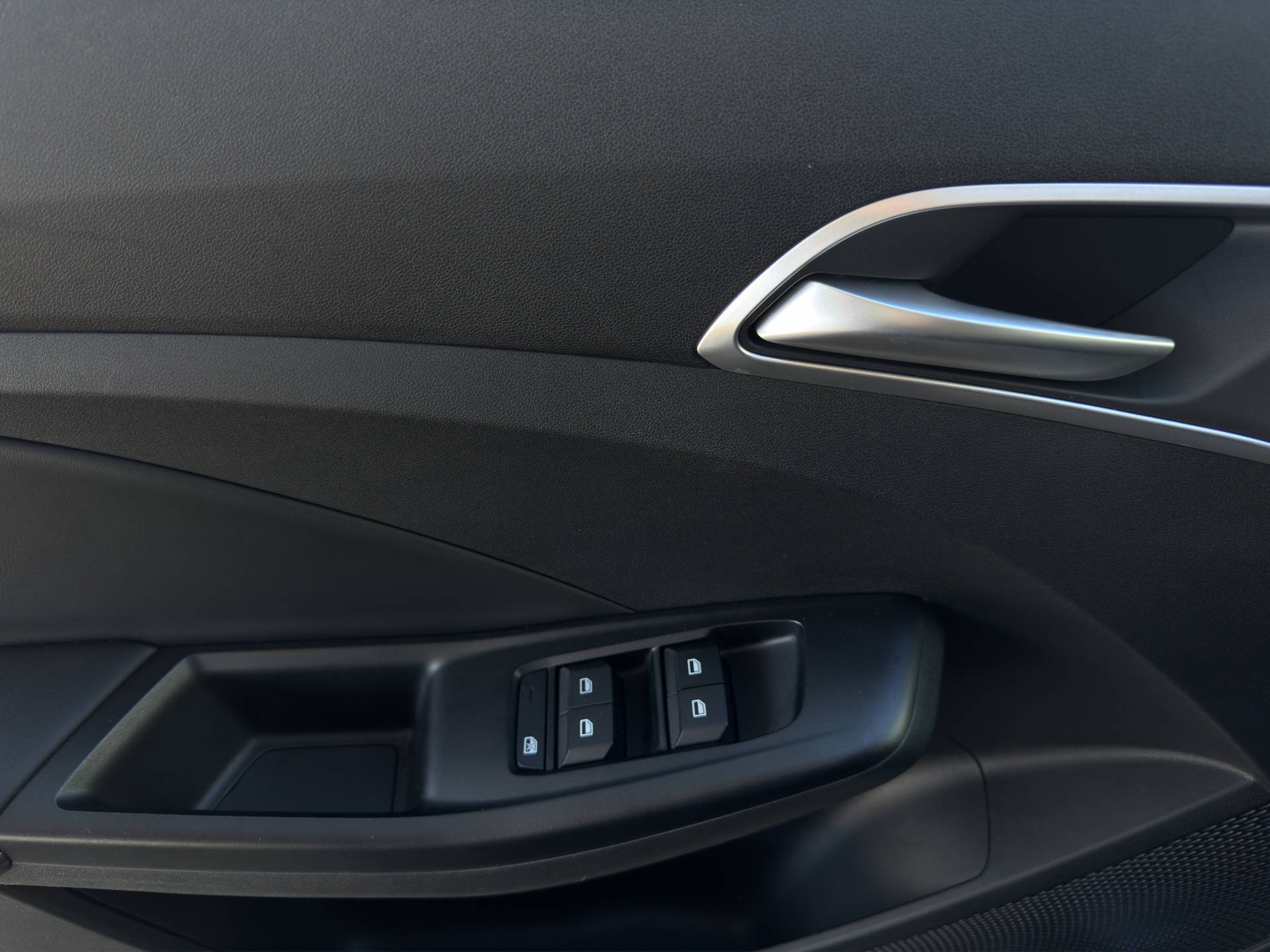 MG 3 1.5 Hybrid Luxury-image-8