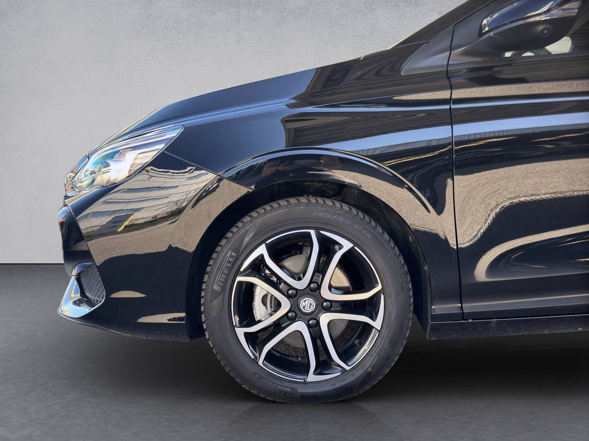 MG 3 1.5 Hybrid Luxury-image-2