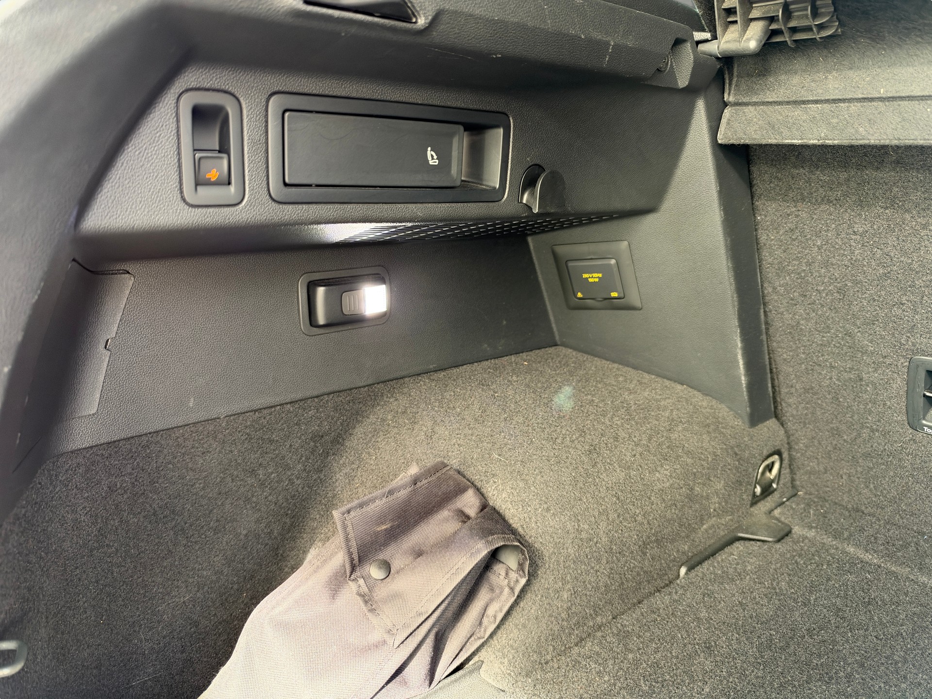 VW Tiguan 2.0TSI R-Line 4Motion DSG-image-24