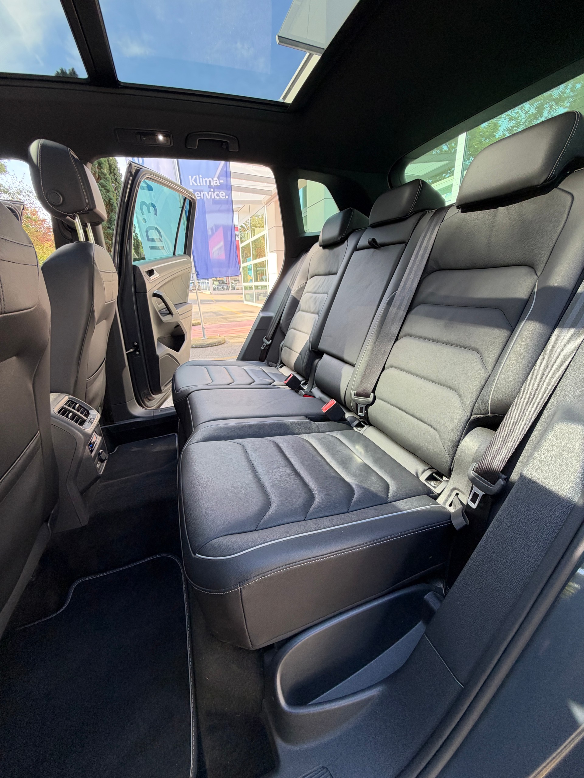 VW Tiguan 2.0TSI R-Line 4Motion DSG-image-10
