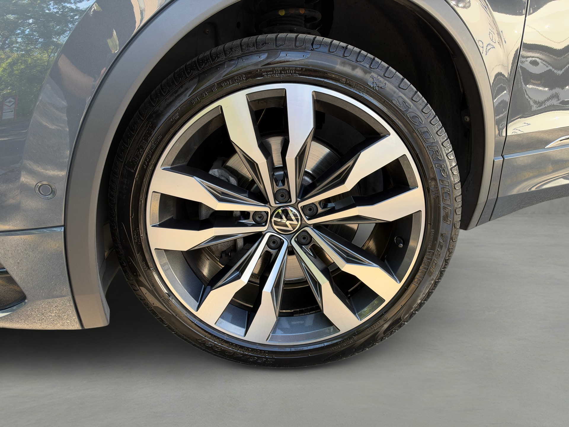 VW Tiguan 2.0TSI R-Line 4Motion DSG-image-6