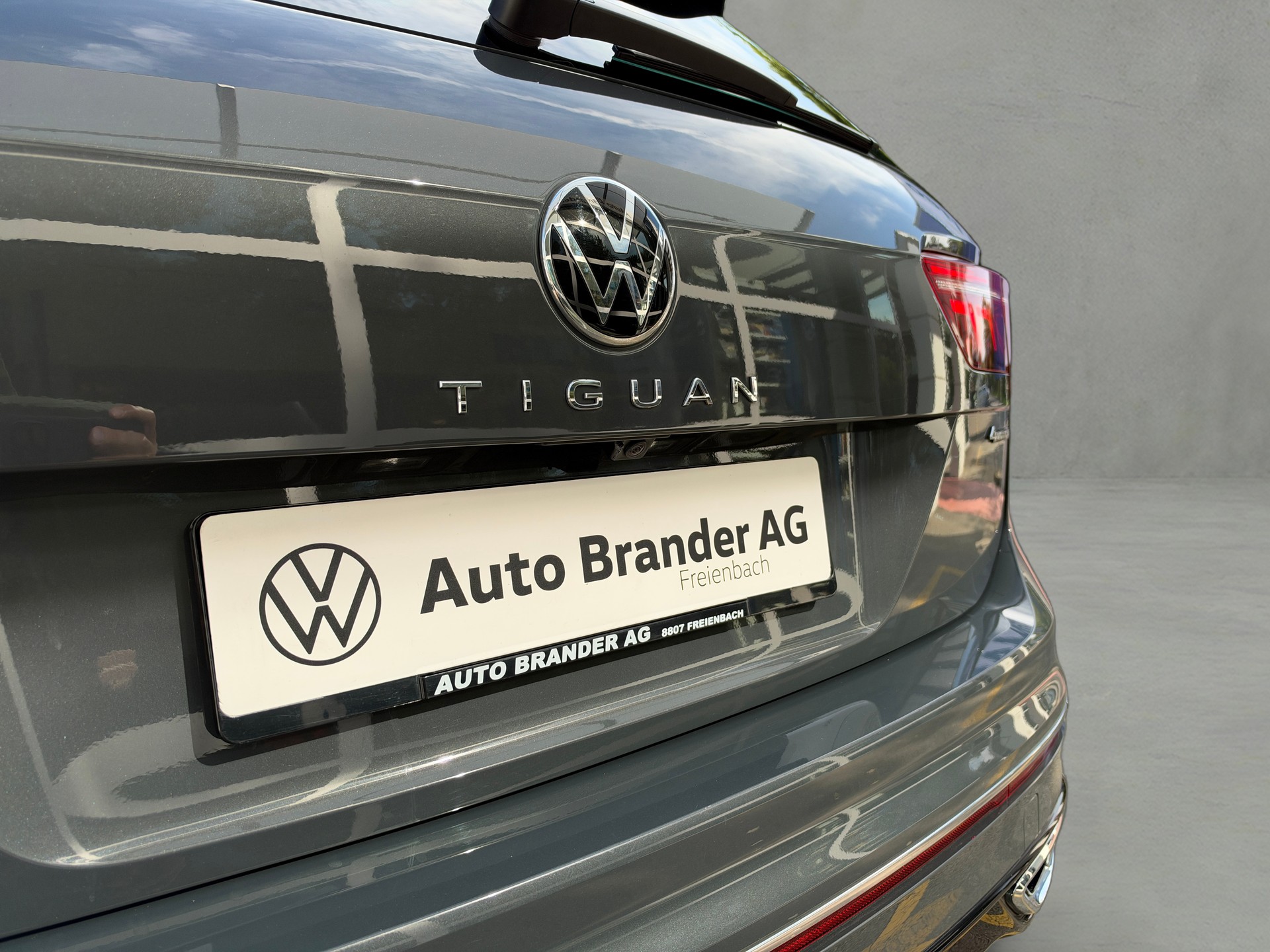 VW Tiguan 2.0TSI R-Line 4Motion DSG-image-29
