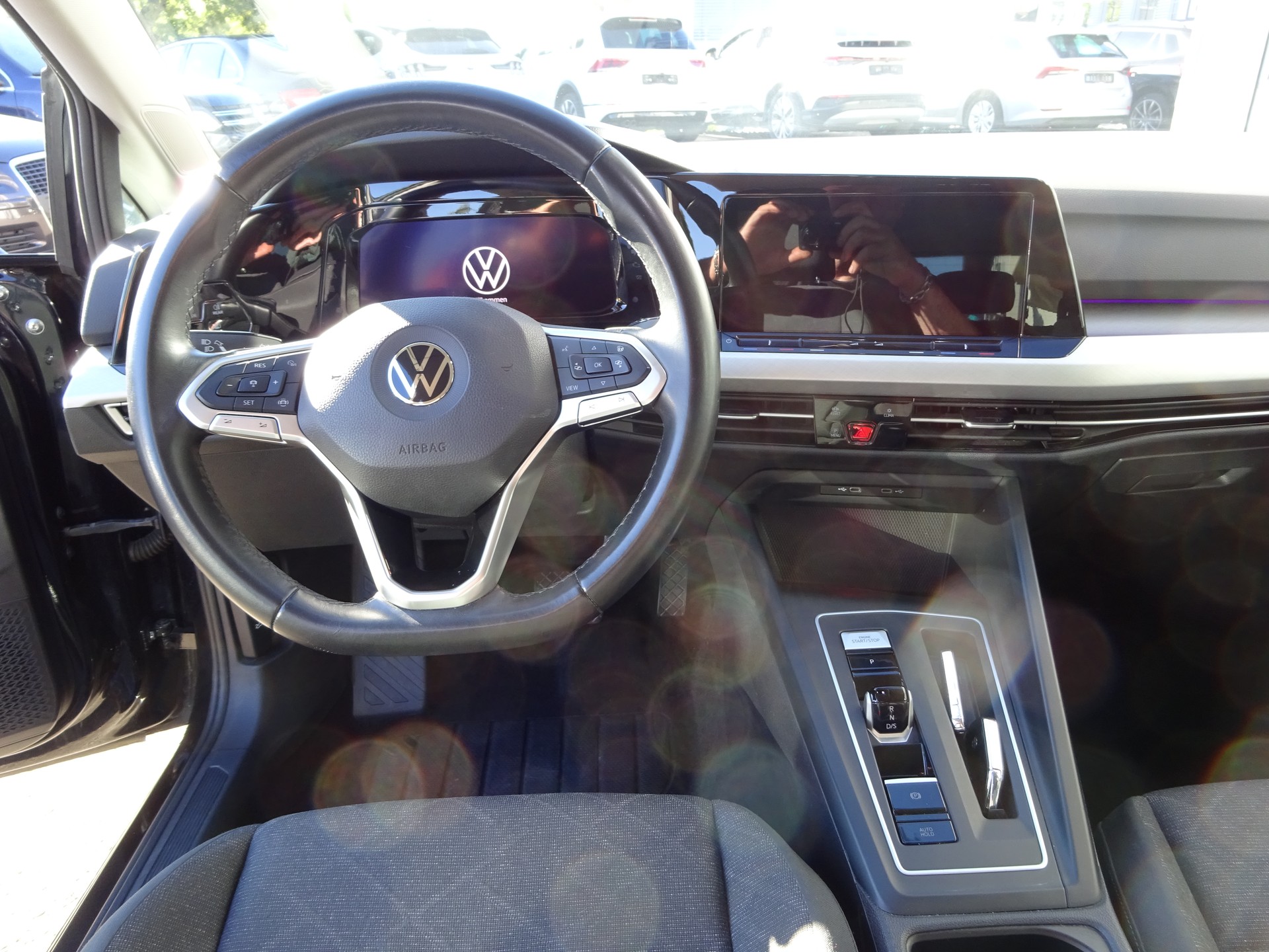 VW Golf 1.0 eTSI mHEV ACTLife DSG-image-8