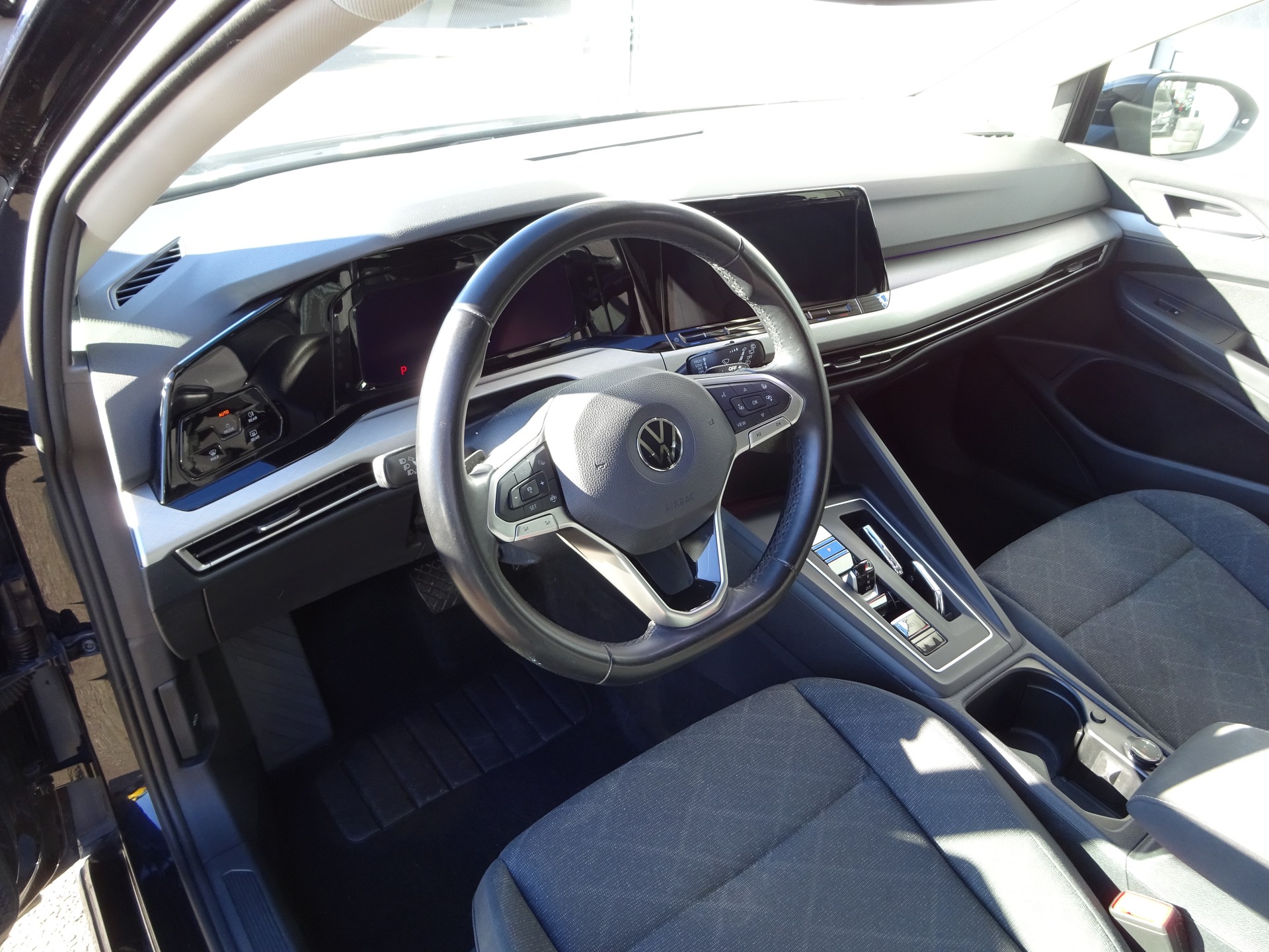 VW Golf 1.0 eTSI mHEV ACTLife DSG-image-7