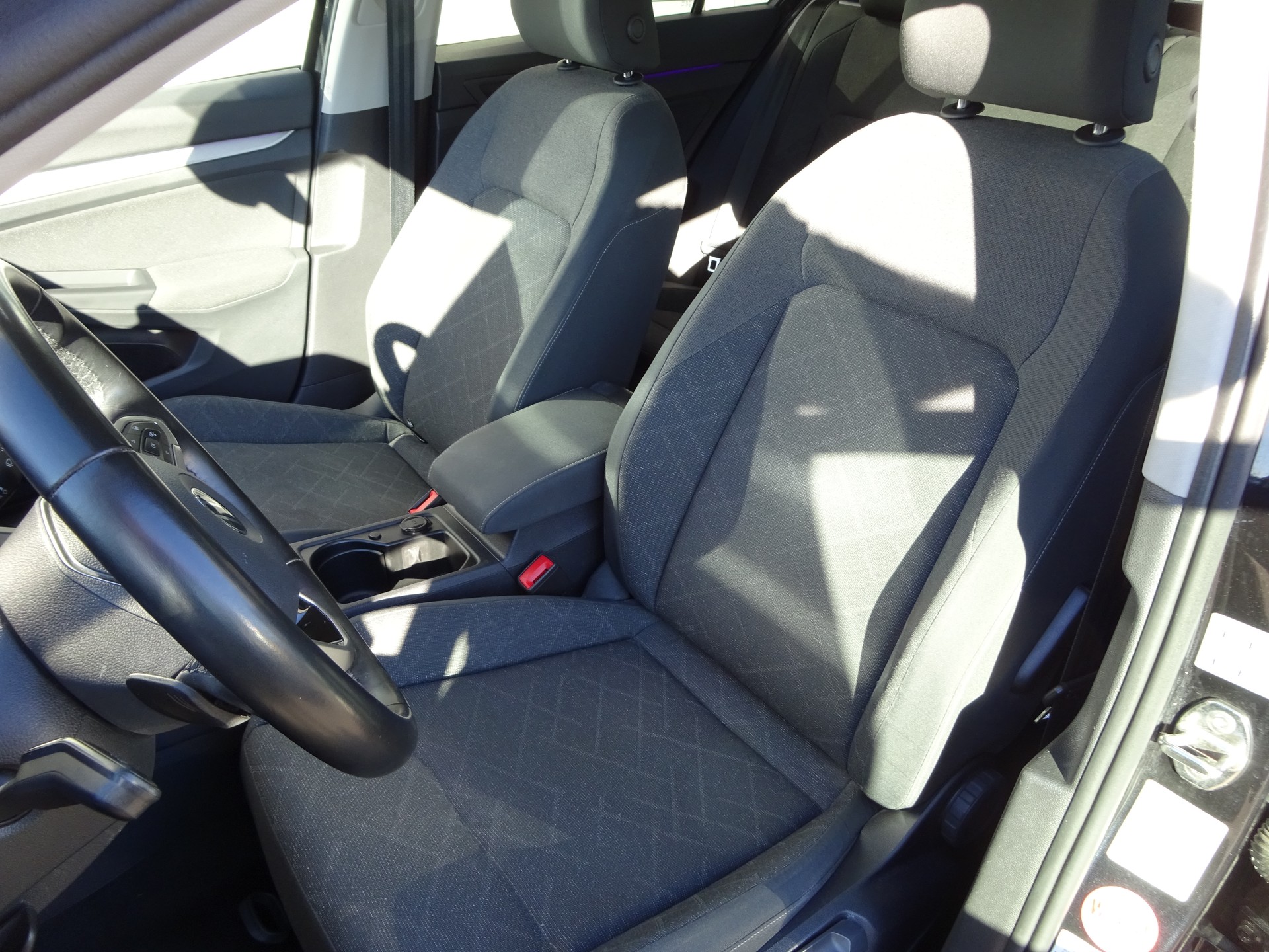 VW Golf 1.0 eTSI mHEV ACTLife DSG-image-6