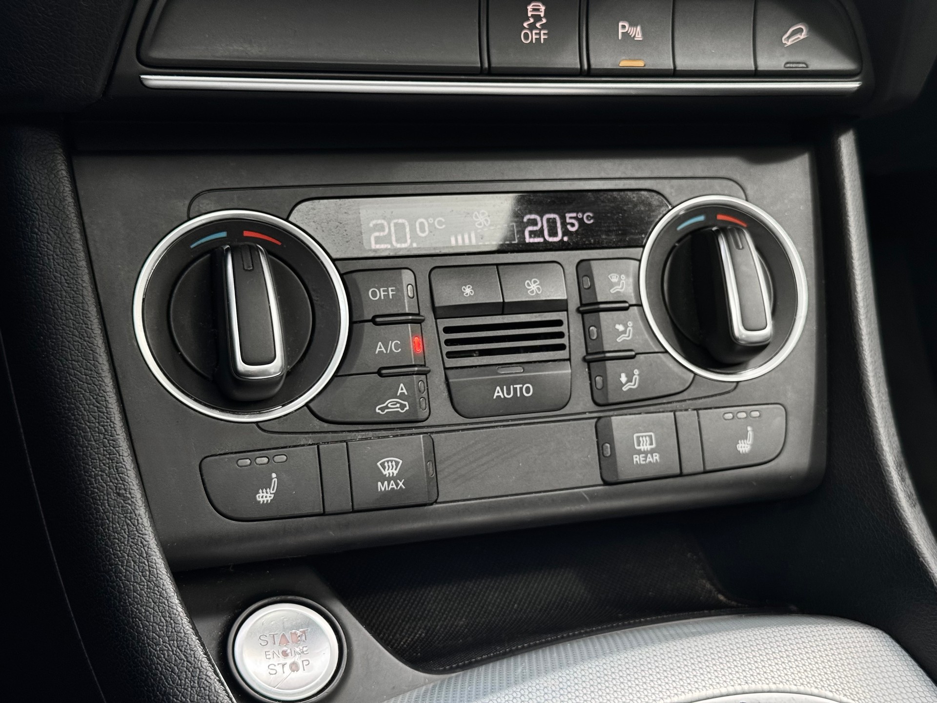 AUDI Q3 2.0 TFSI quattro S-tronic *S-Line*Panorama-Schiebedach + Rückfahrkamera*-image-19