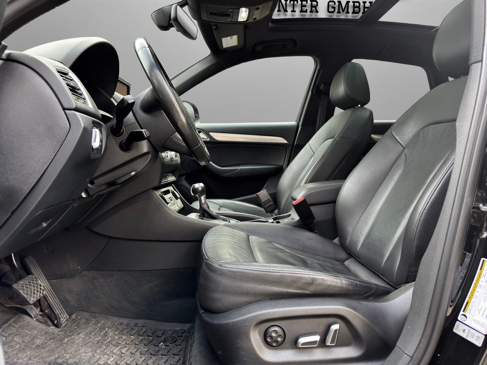 AUDI Q3 2.0 TFSI quattro S-tronic *S-Line*Panorama-Schiebedach + Rückfahrkamera*-image-7